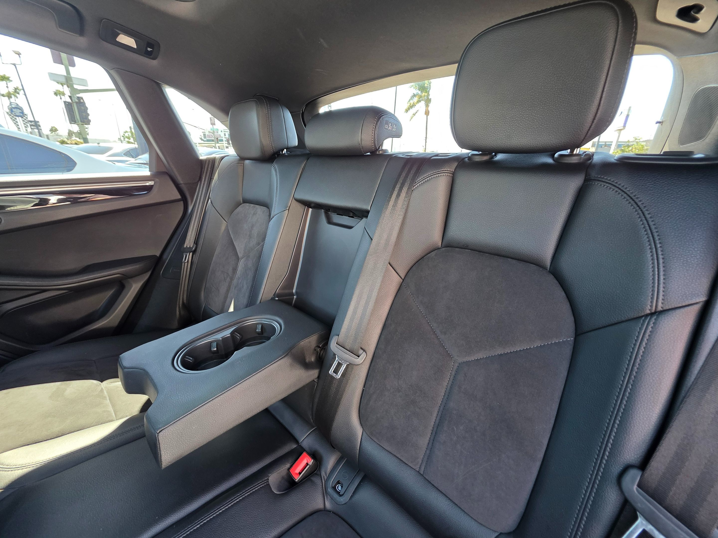 2018 Porsche Macan photo 17