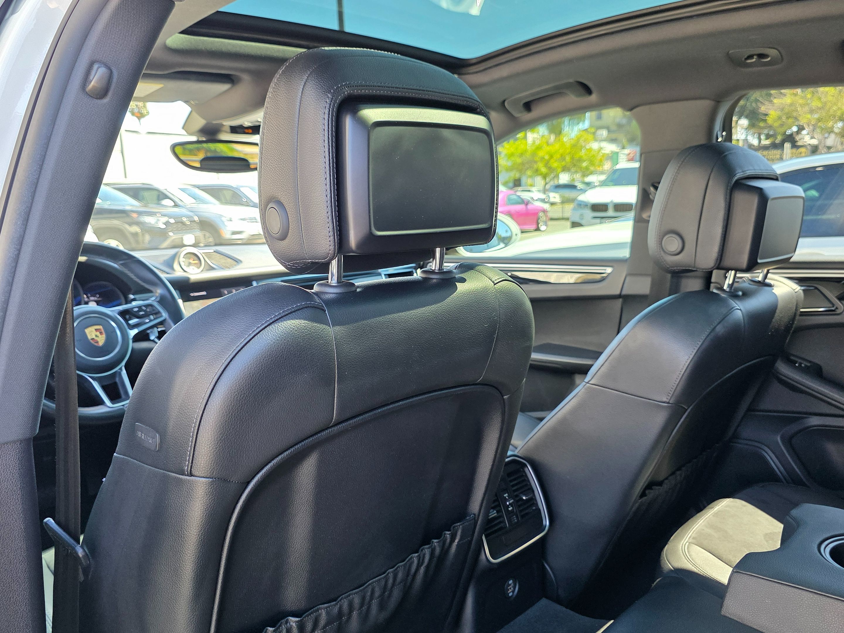2018 Porsche Macan photo 18