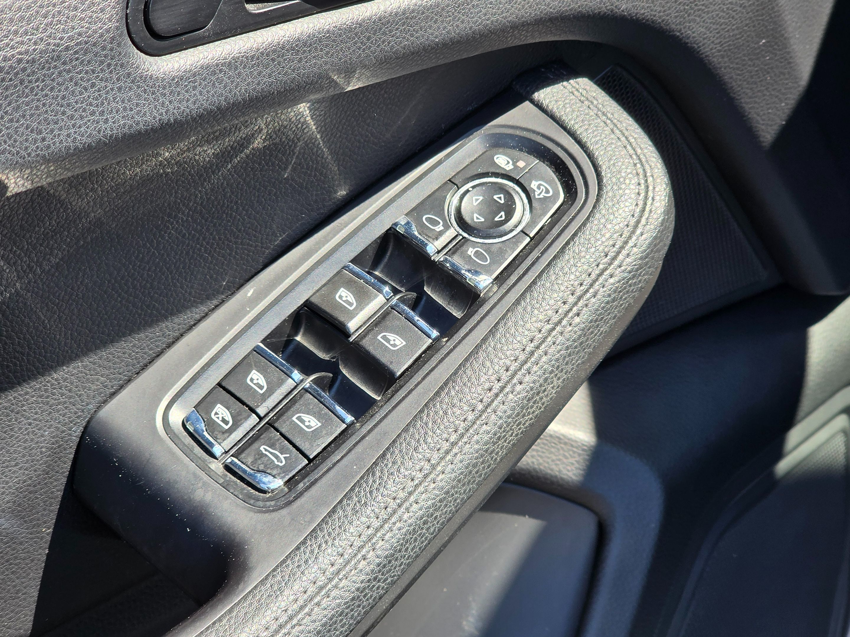 2018 Porsche Macan photo 21