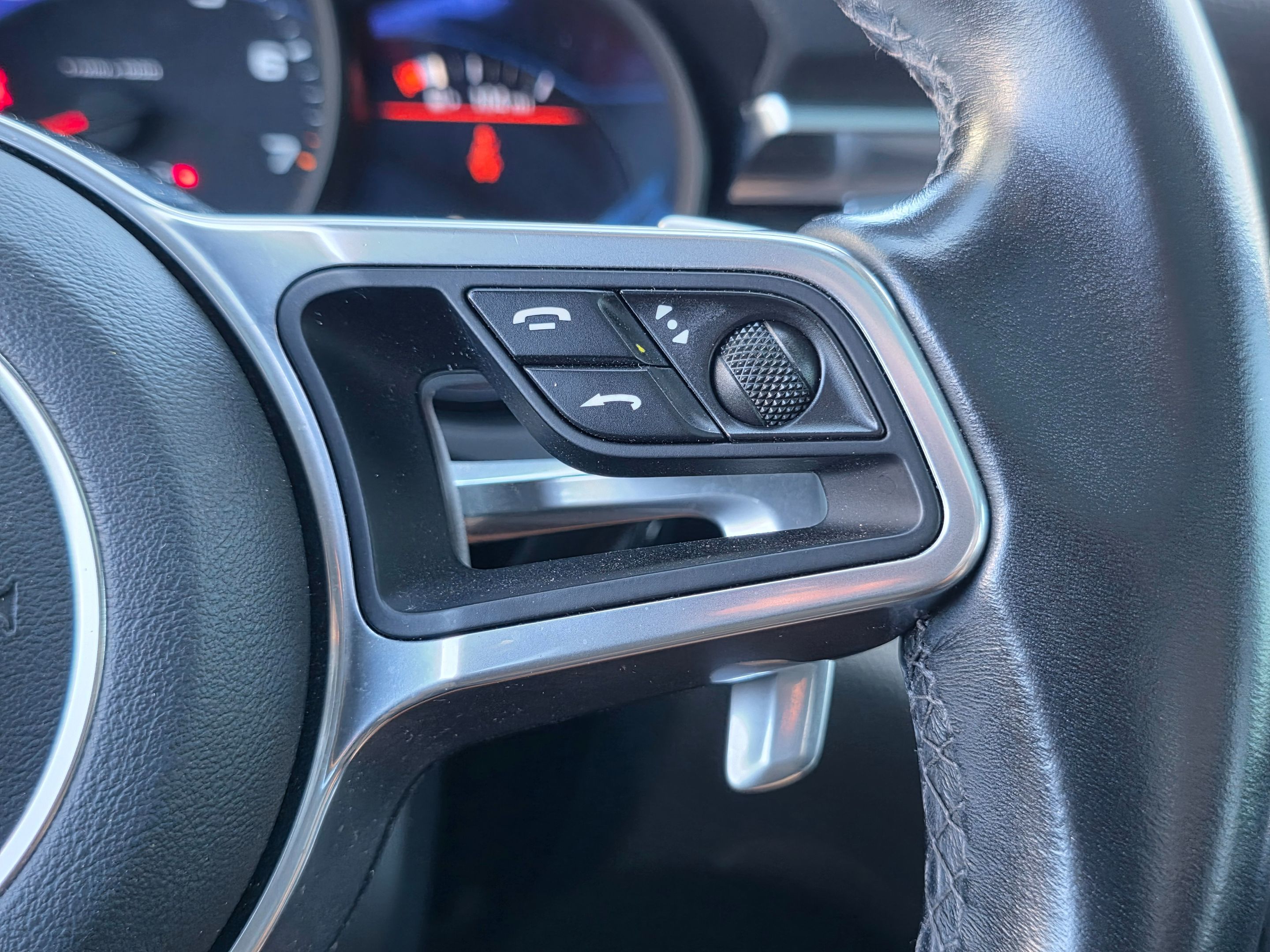 2018 Porsche Macan photo 26