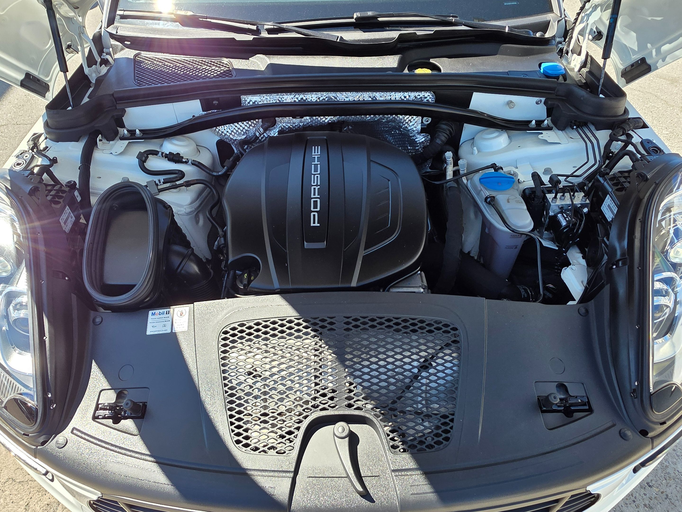 2018 Porsche Macan photo 42