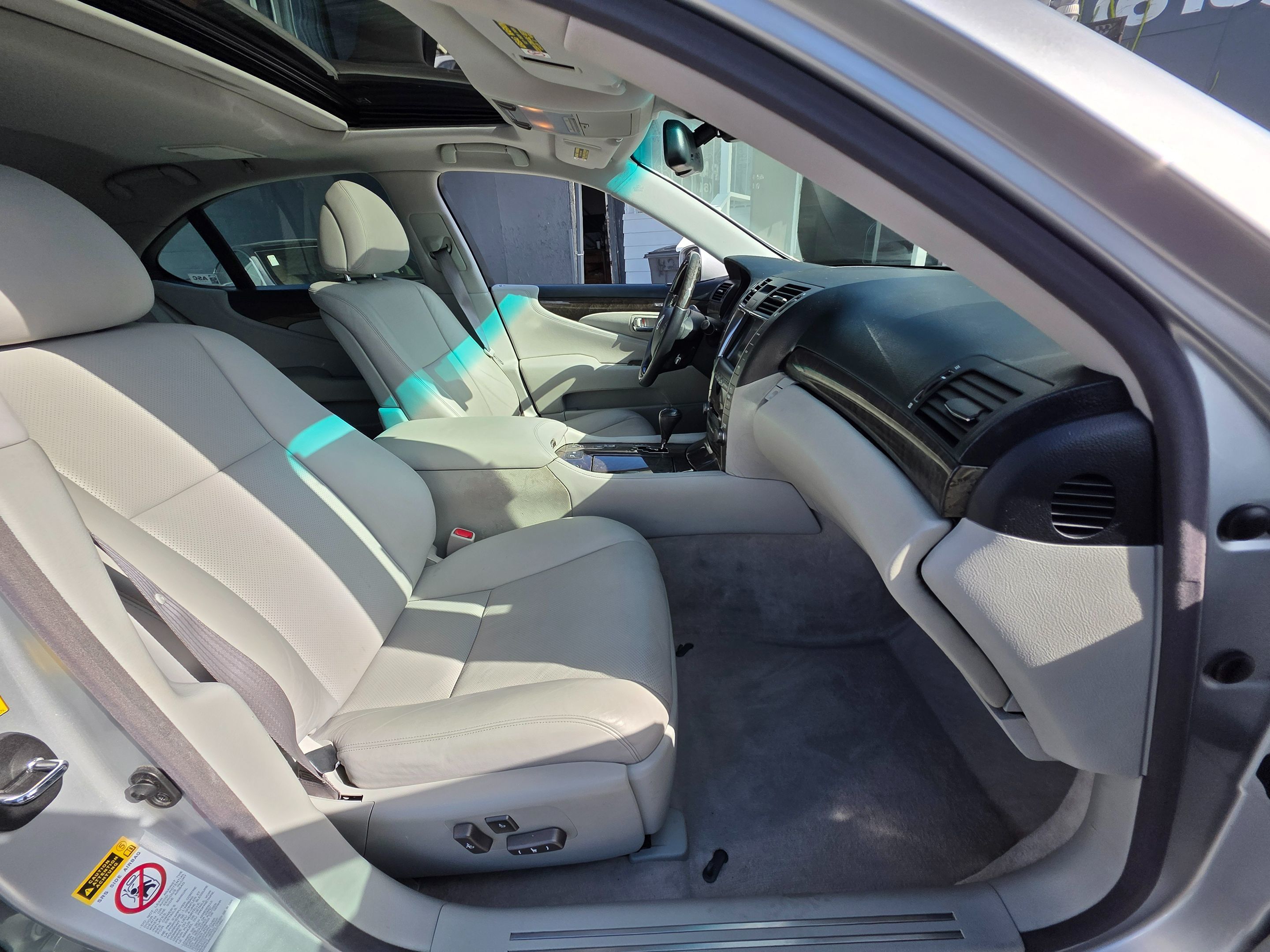 2007 Lexus LS 460 photo 2