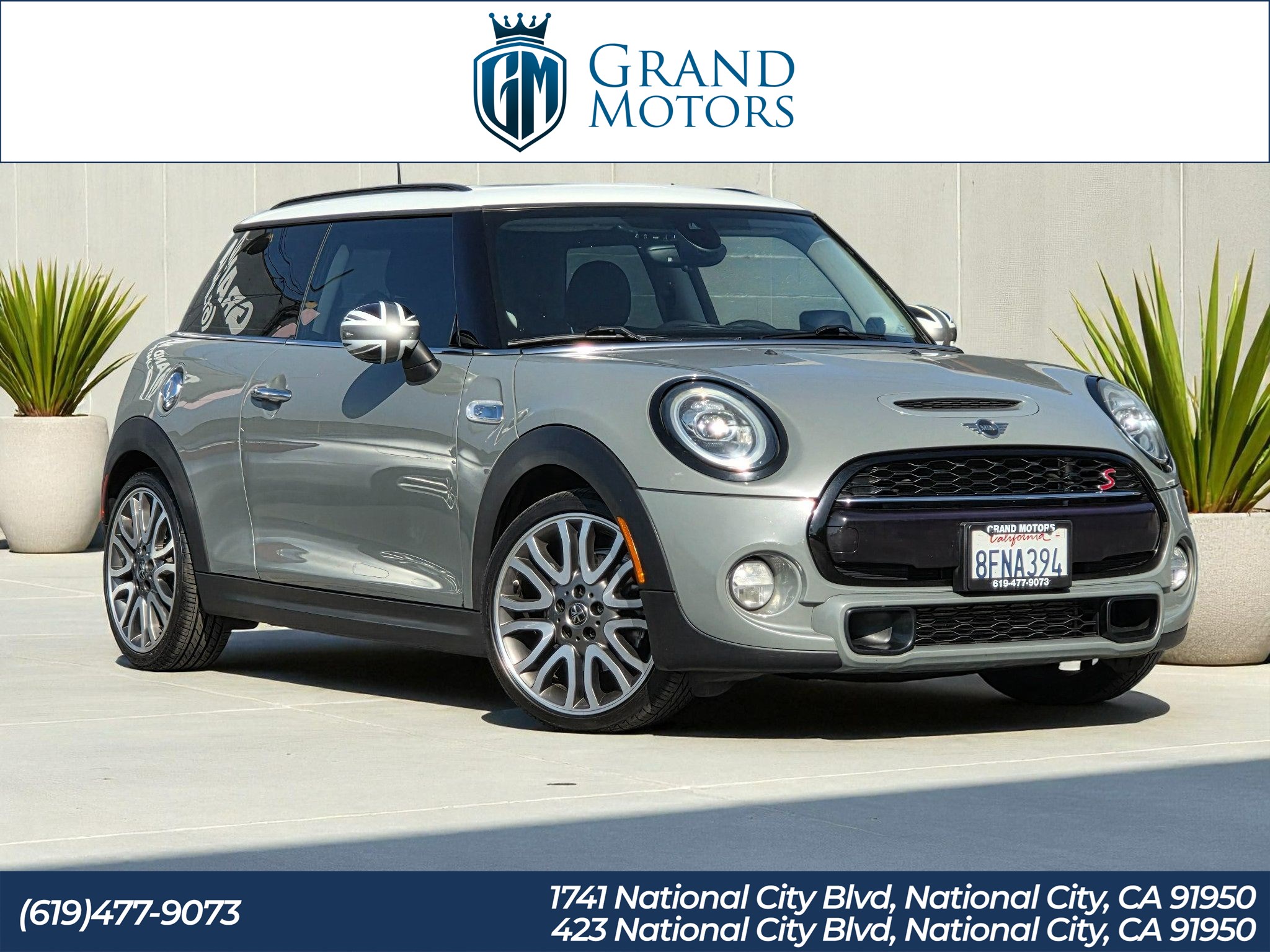 2019 MINI Hardtop Cooper S Signature's photo