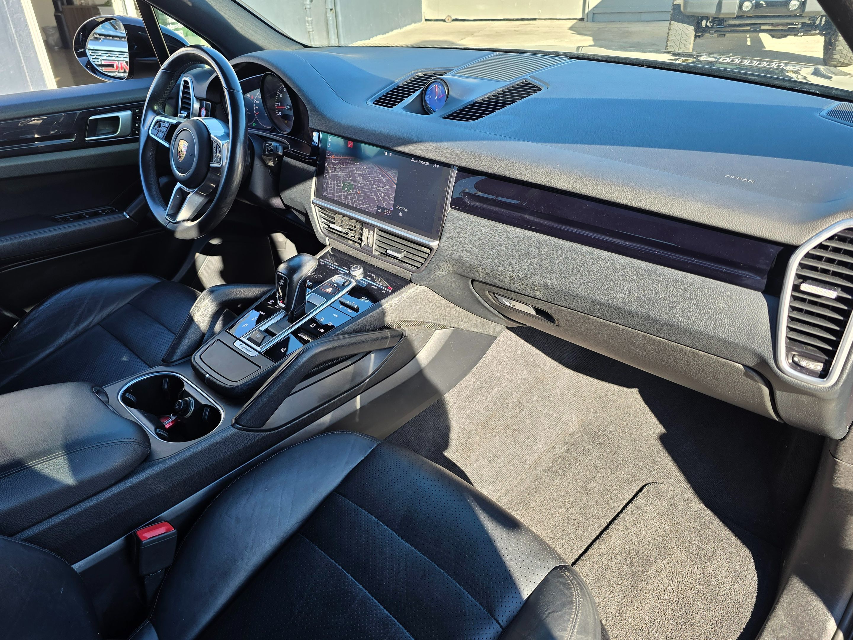 2019 Porsche Cayenne photo 2