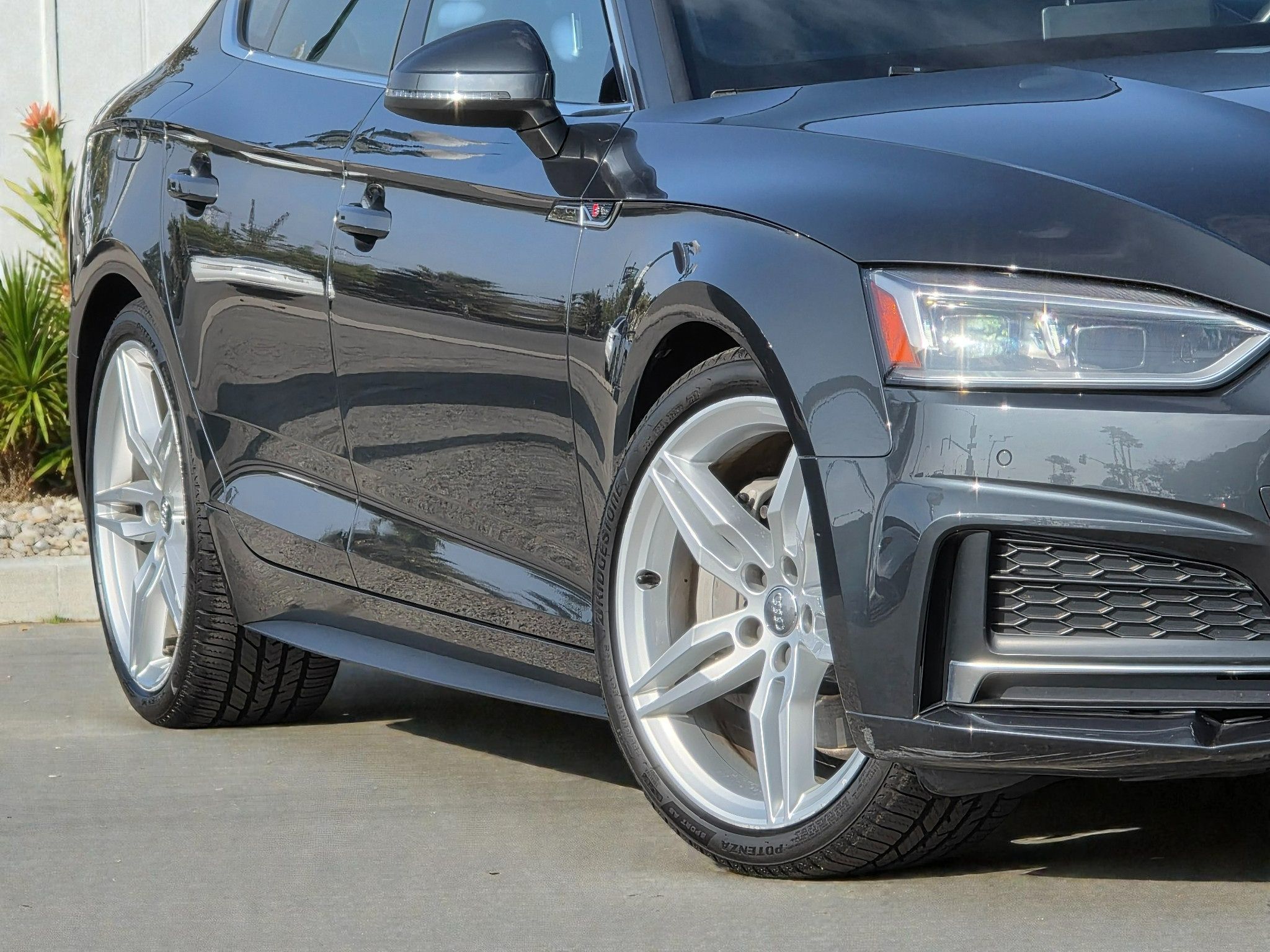 2019 Audi A5 Premium Plus 45 TFSI Quattro photo 2