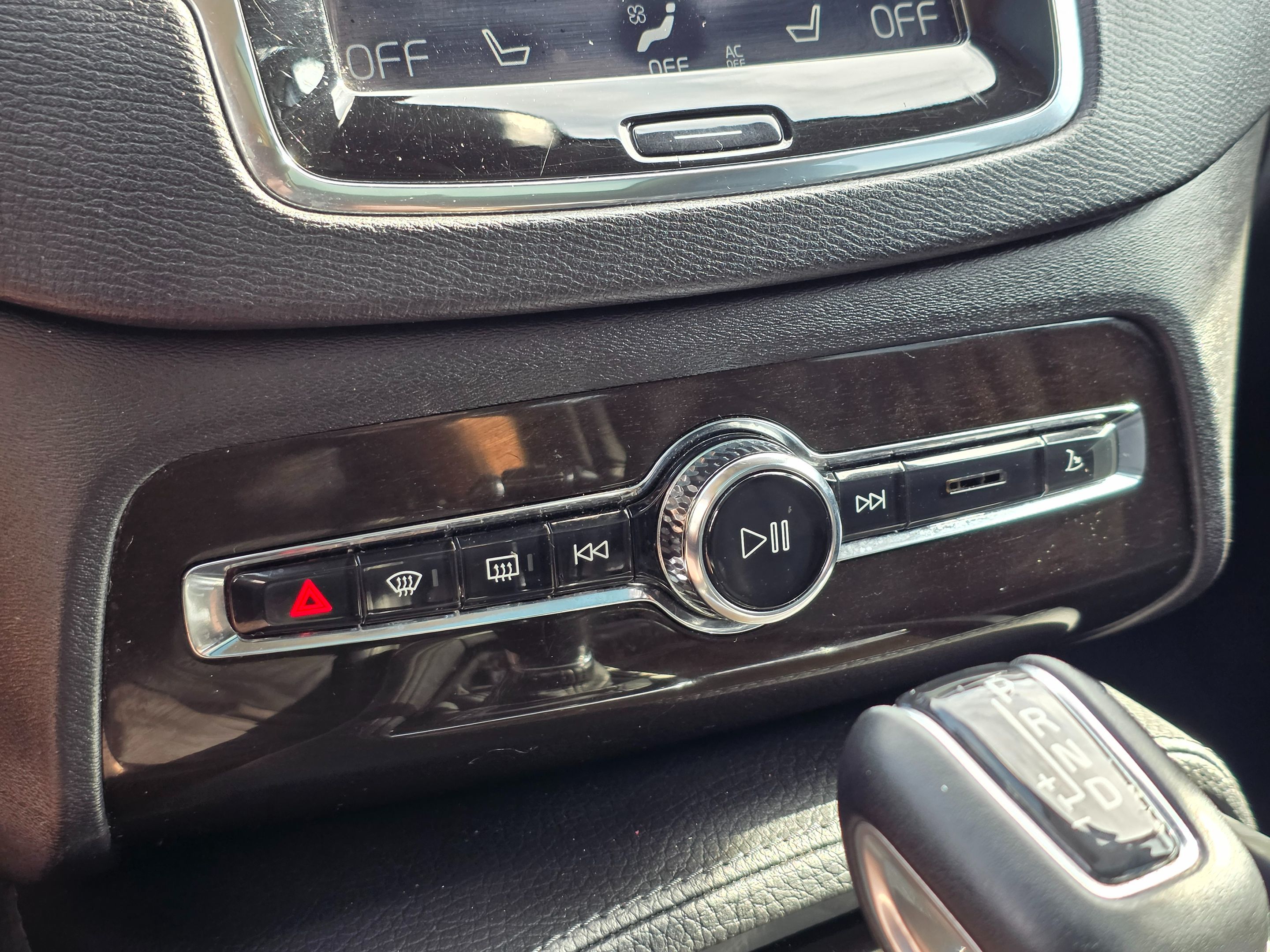 2018 Volvo XC90 Momentum - Photo 34