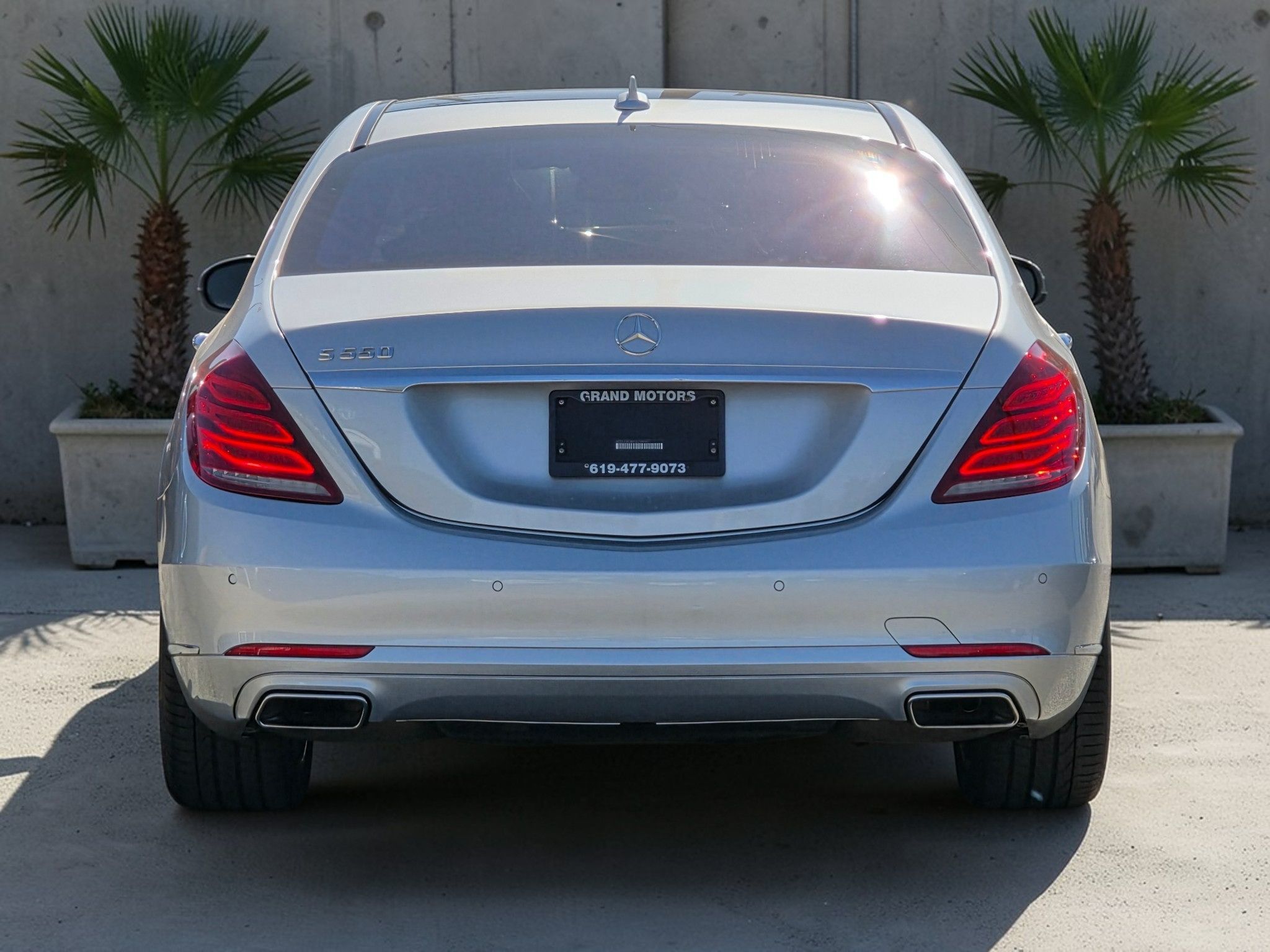Photo 4 of this Mercedes-Benz S 550