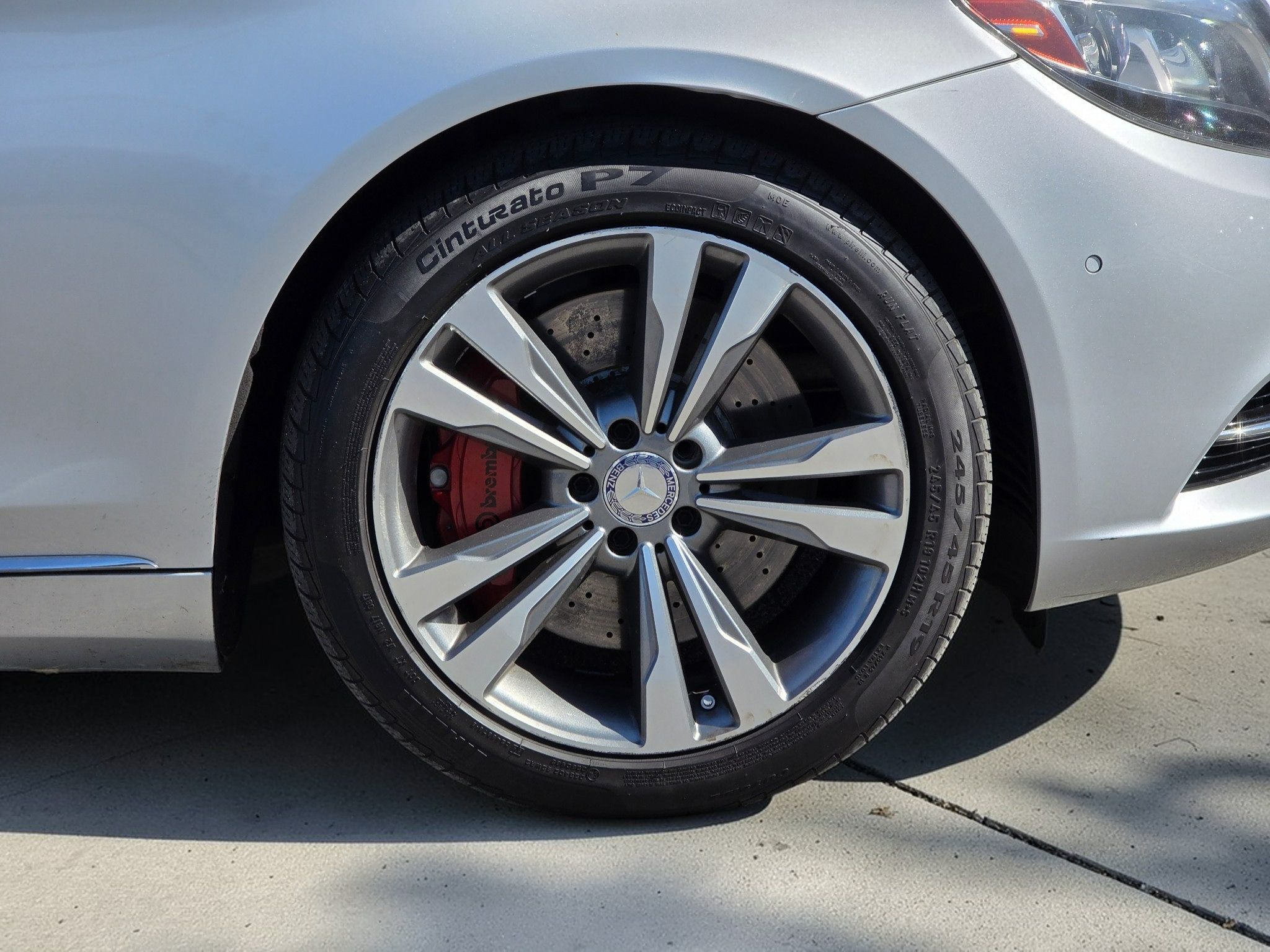 Photo 6 of this Mercedes-Benz S 550