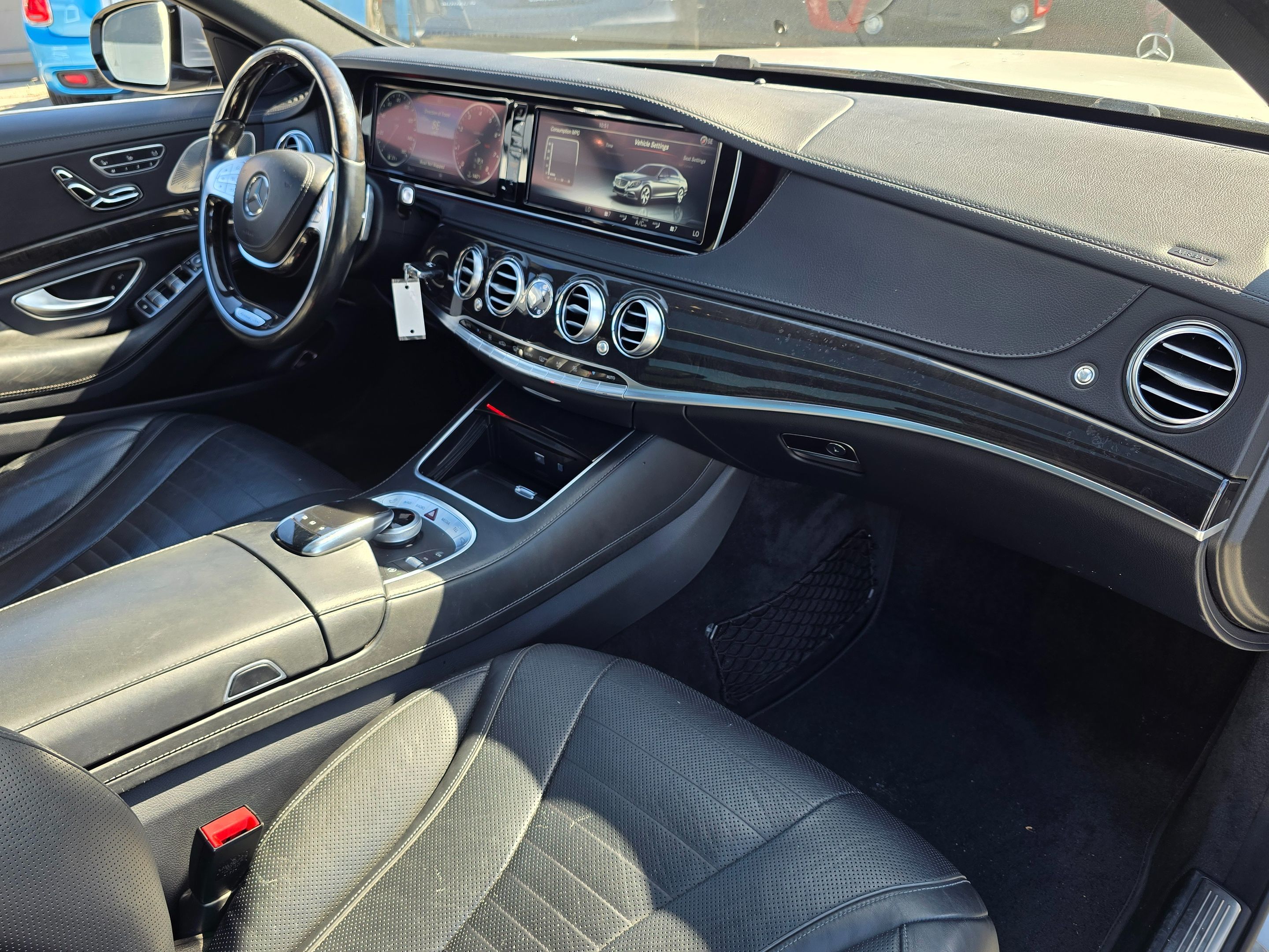 Photo 7 of this Mercedes-Benz S 550