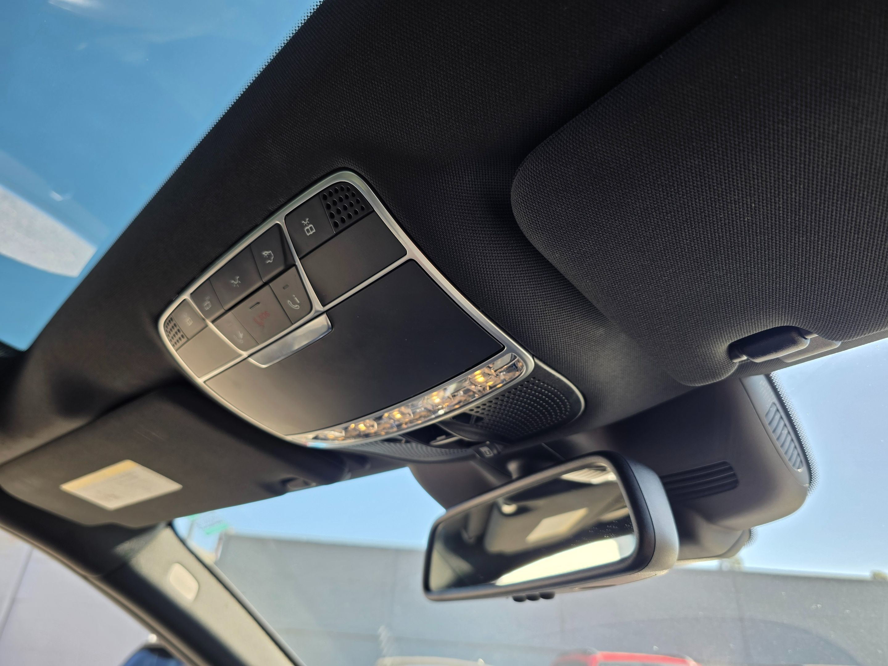 Photo 11 of this Mercedes-Benz S 550
