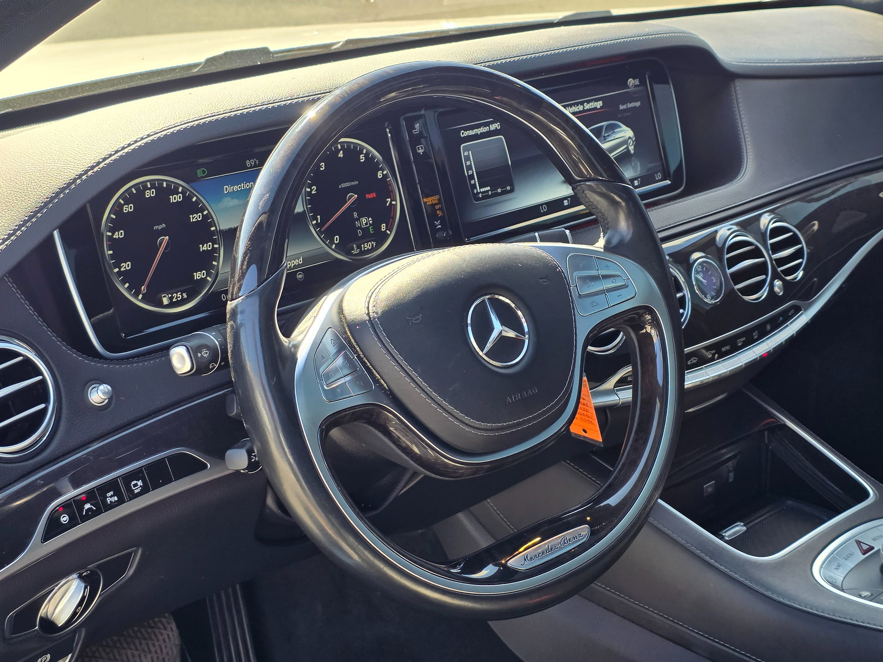 Photo 16 of this Mercedes-Benz S 550