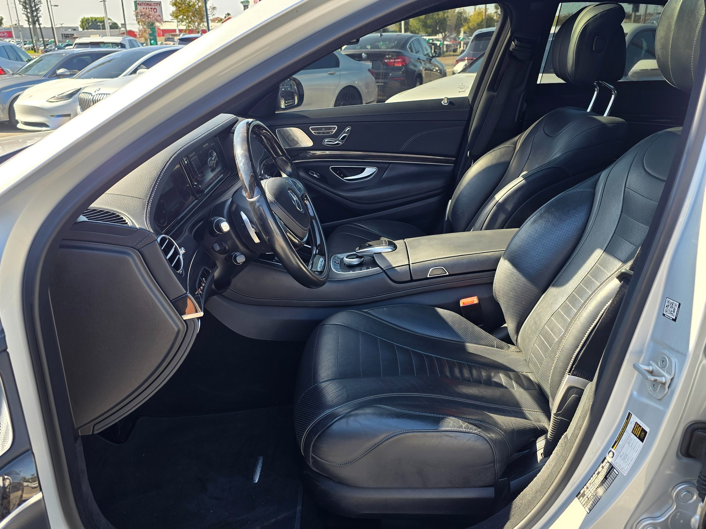 Photo 17 of this Mercedes-Benz S 550