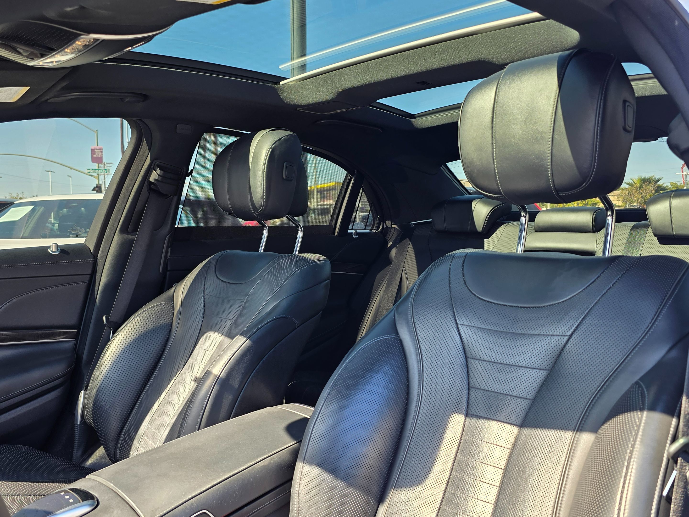 Photo 18 of this Mercedes-Benz S 550