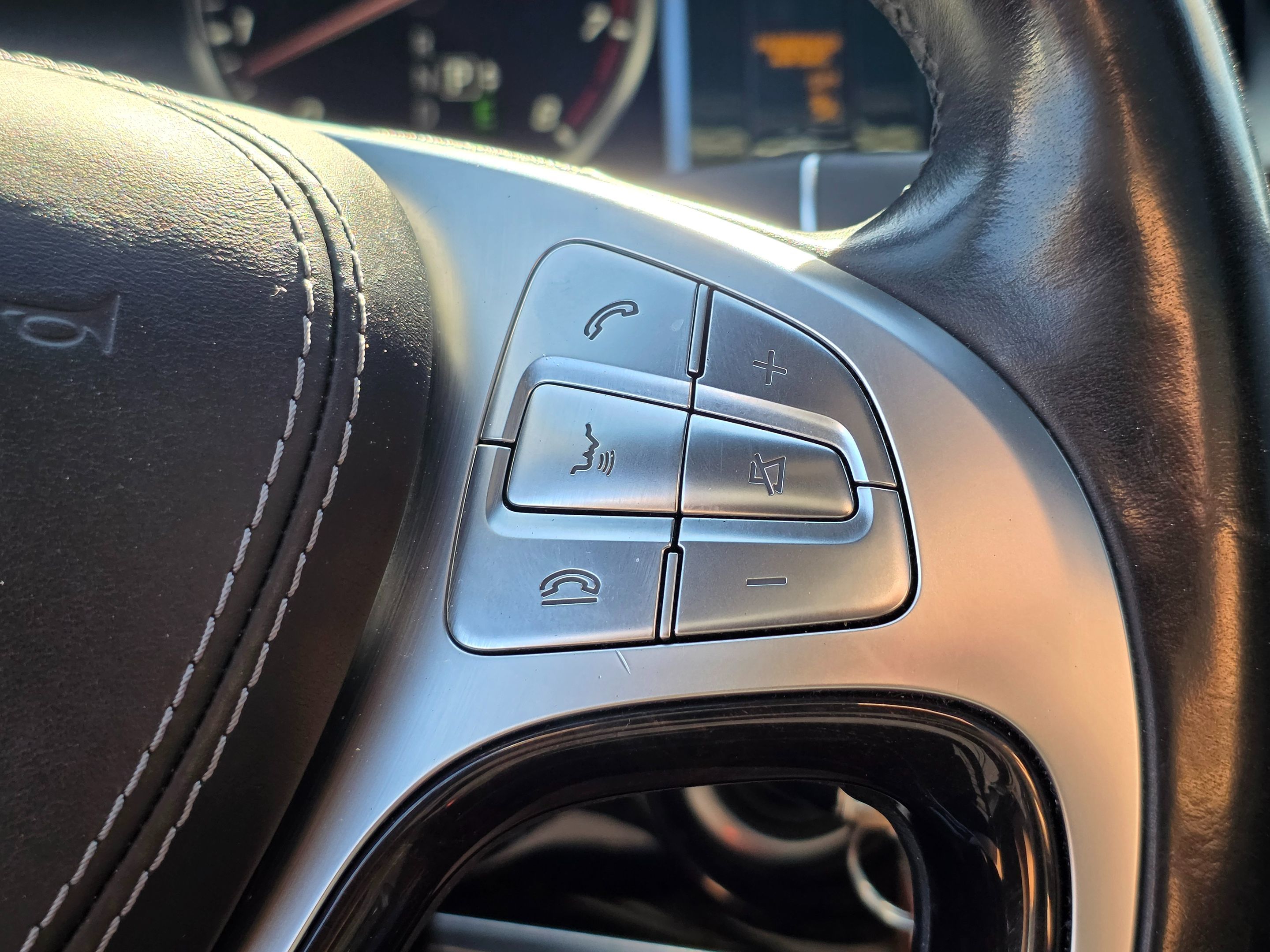 Photo 31 of this Mercedes-Benz S 550