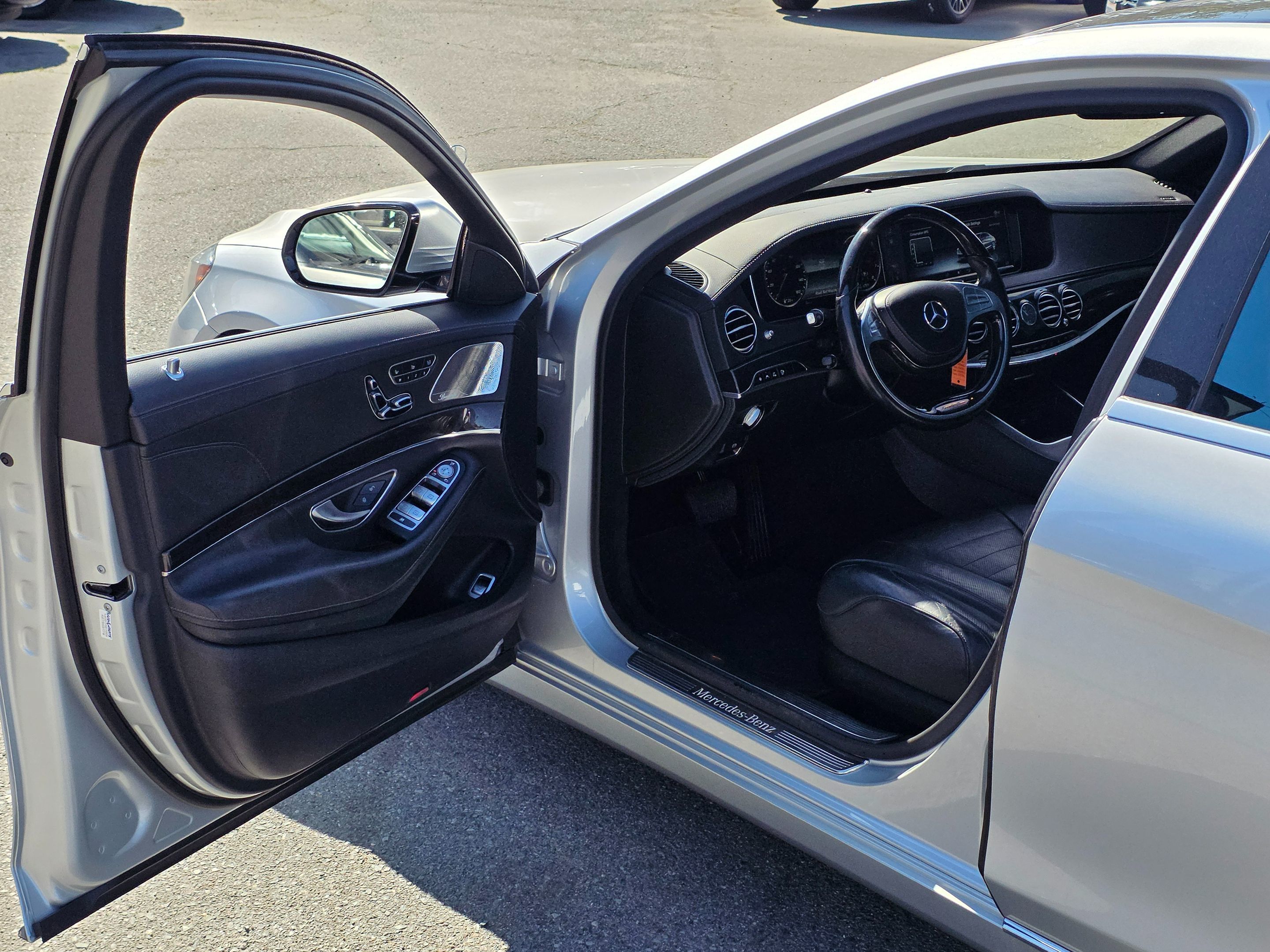 Photo 38 of this Mercedes-Benz S 550