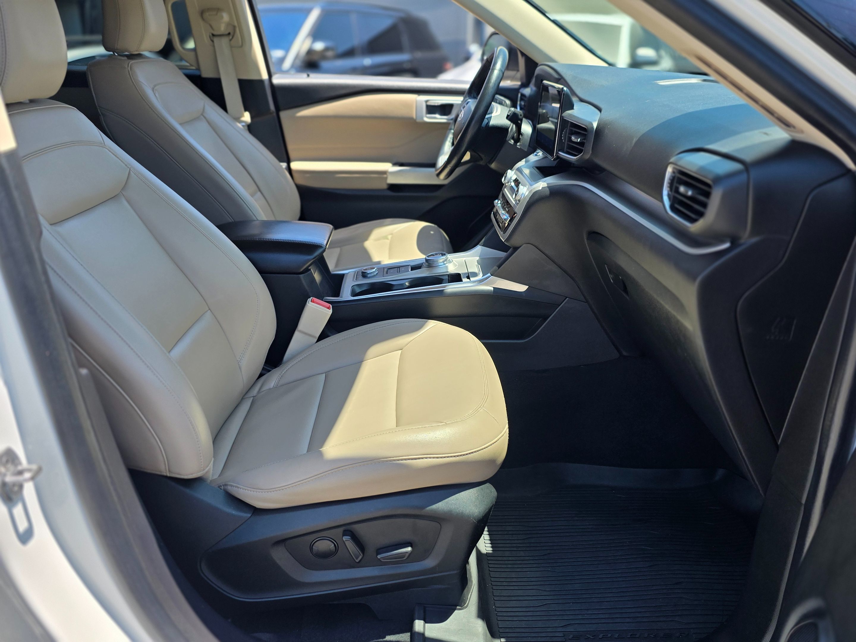 Photo 9 of this Ford Explorer