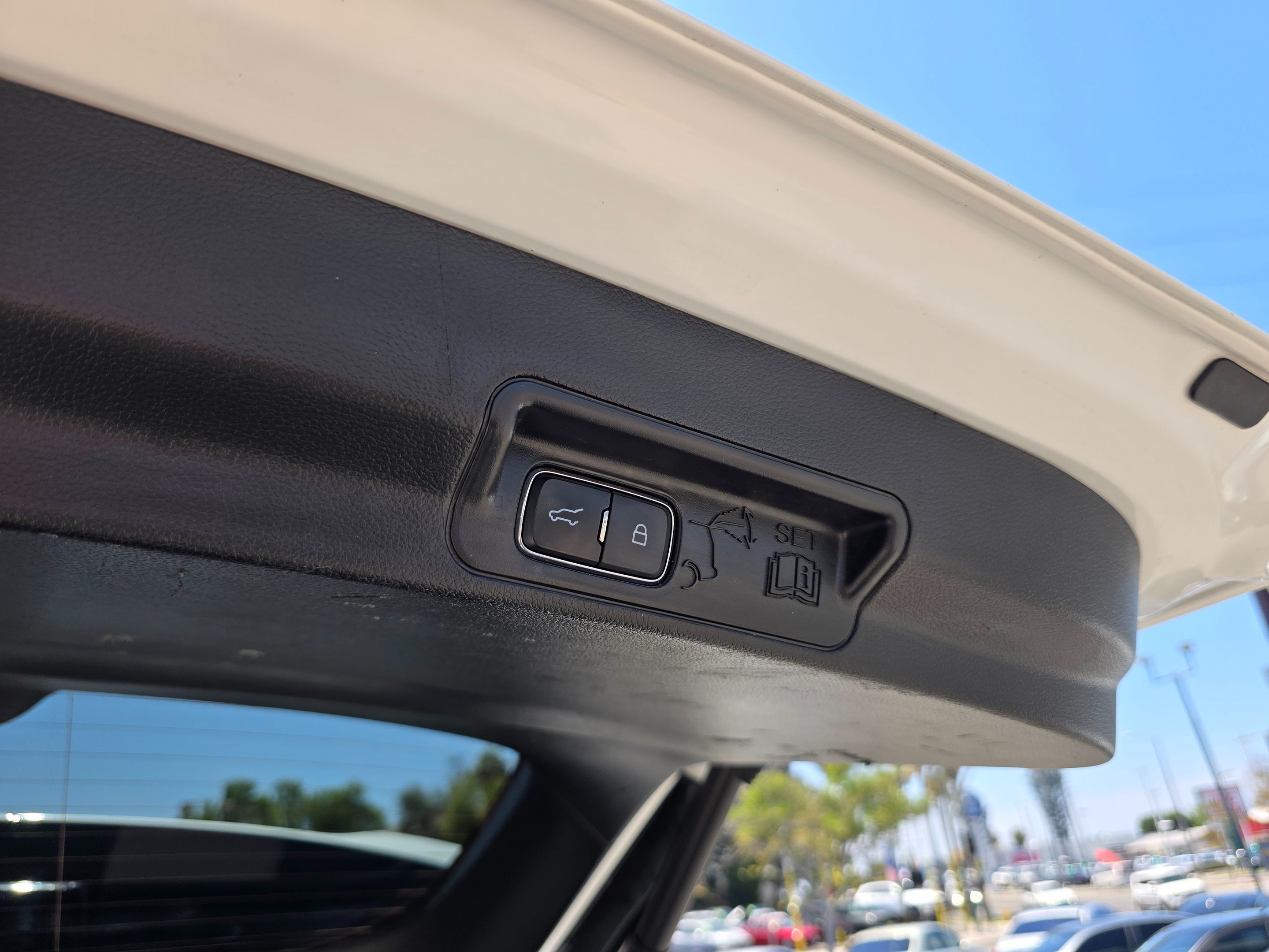 Photo 14 of this Ford Explorer