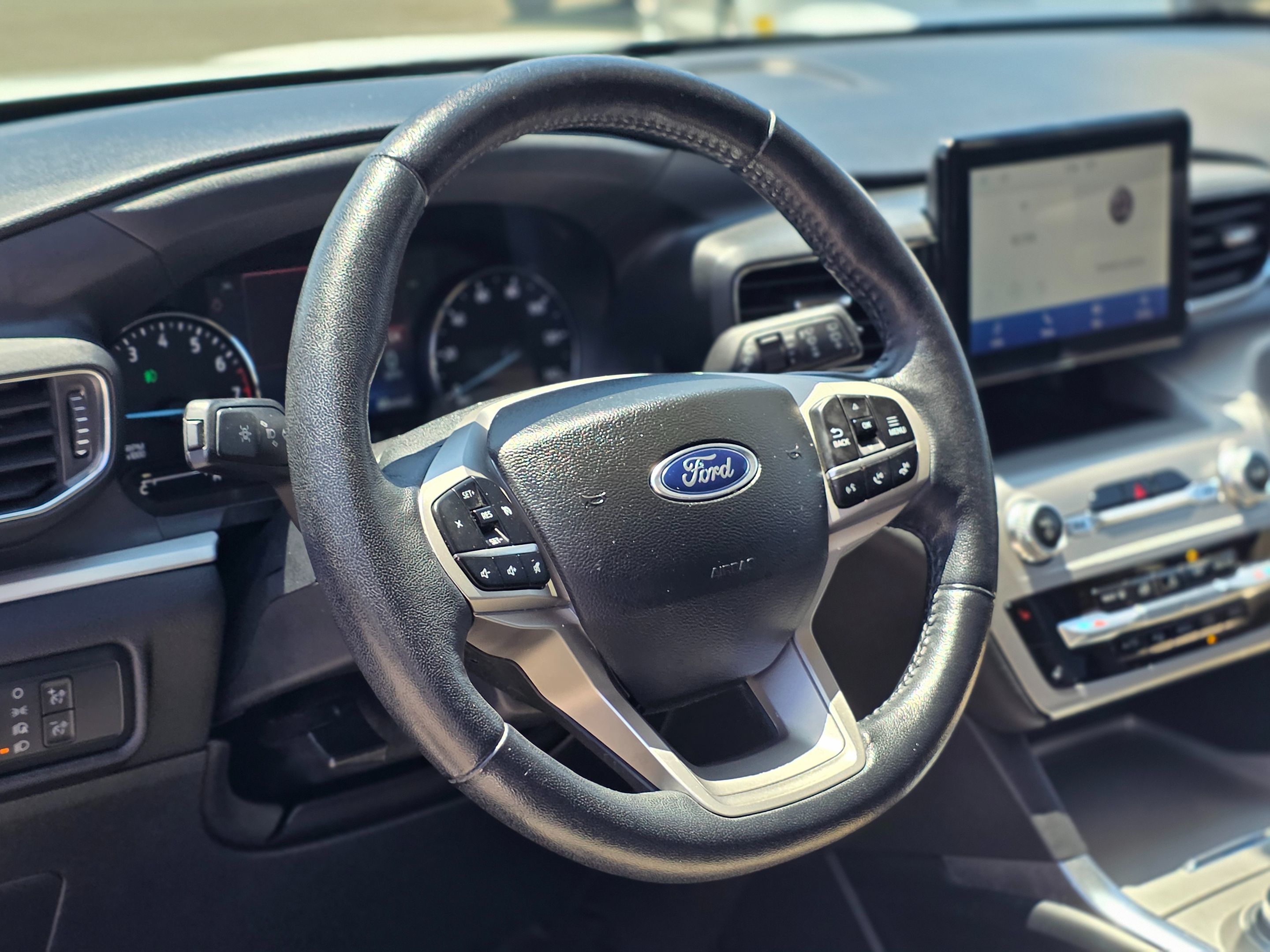 Photo 15 of this Ford Explorer