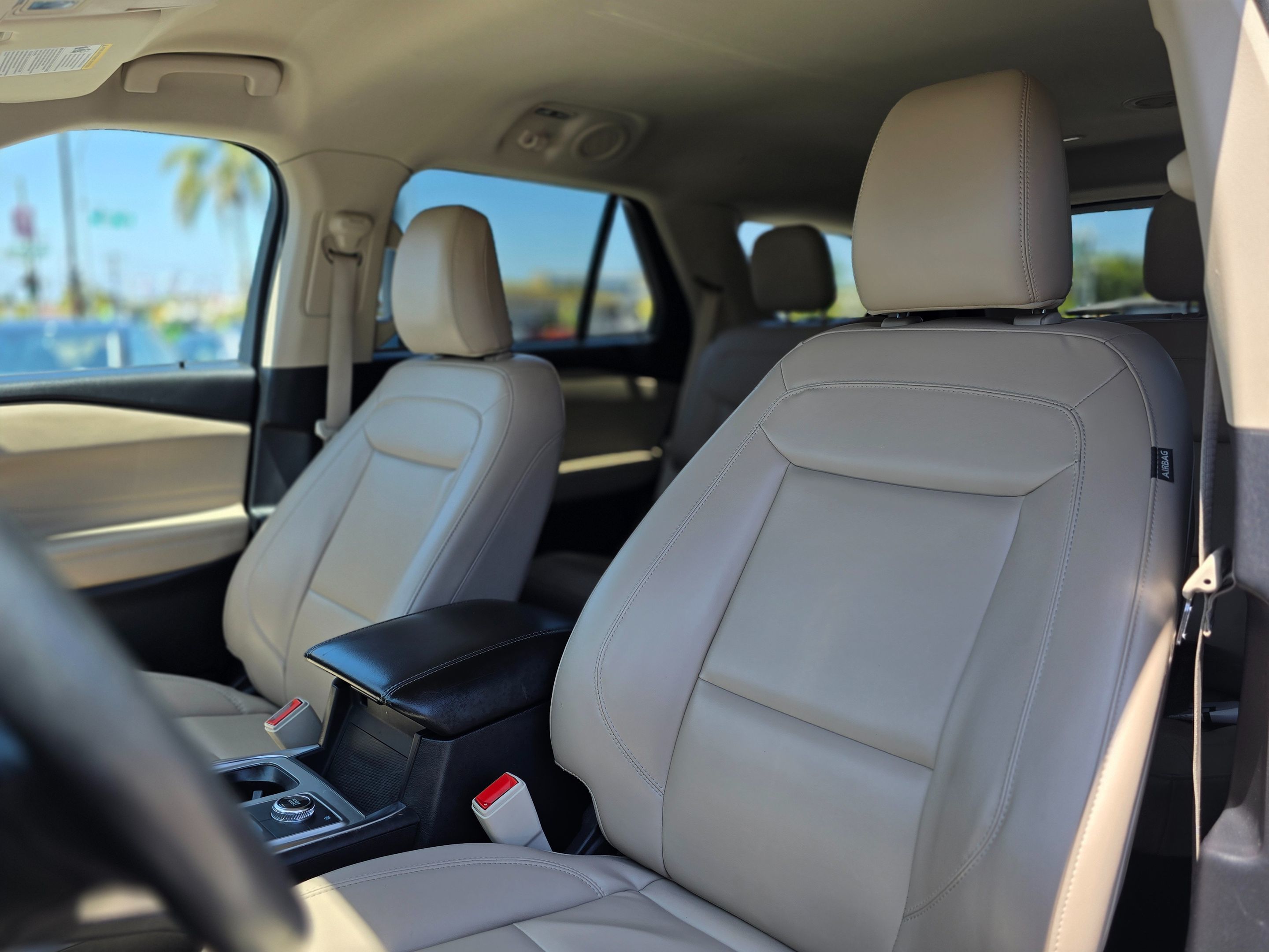 Photo 17 of this Ford Explorer