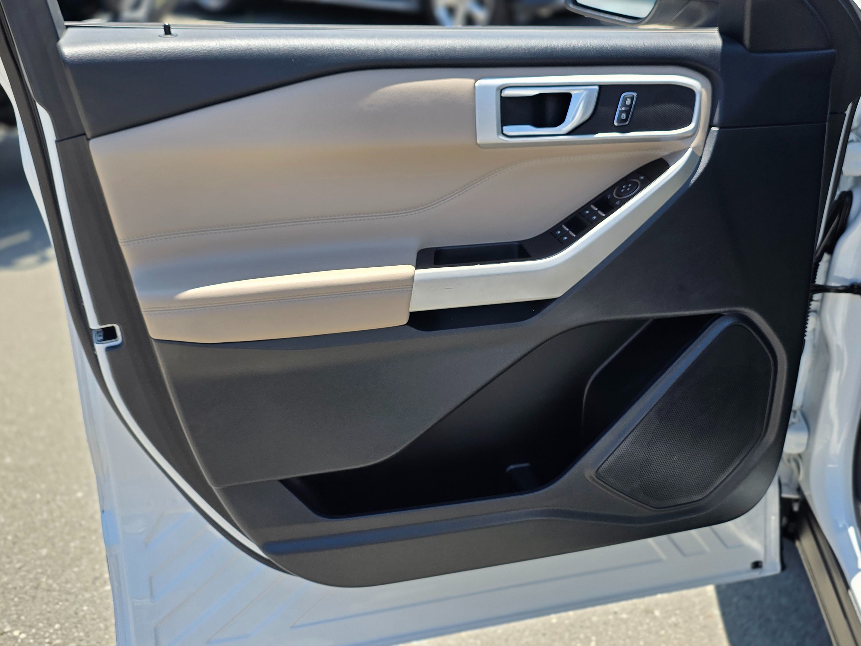 Photo 24 of this Ford Explorer