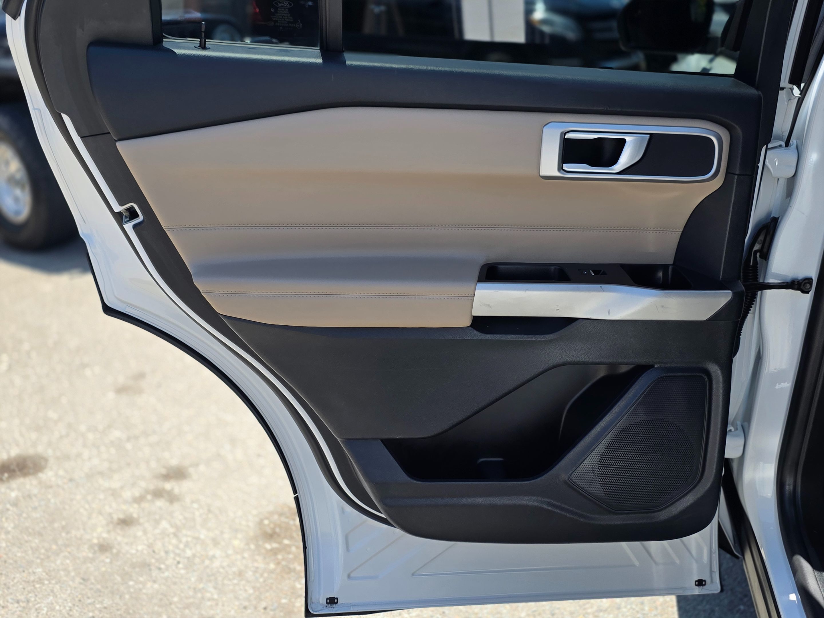 Photo 23 of this Ford Explorer