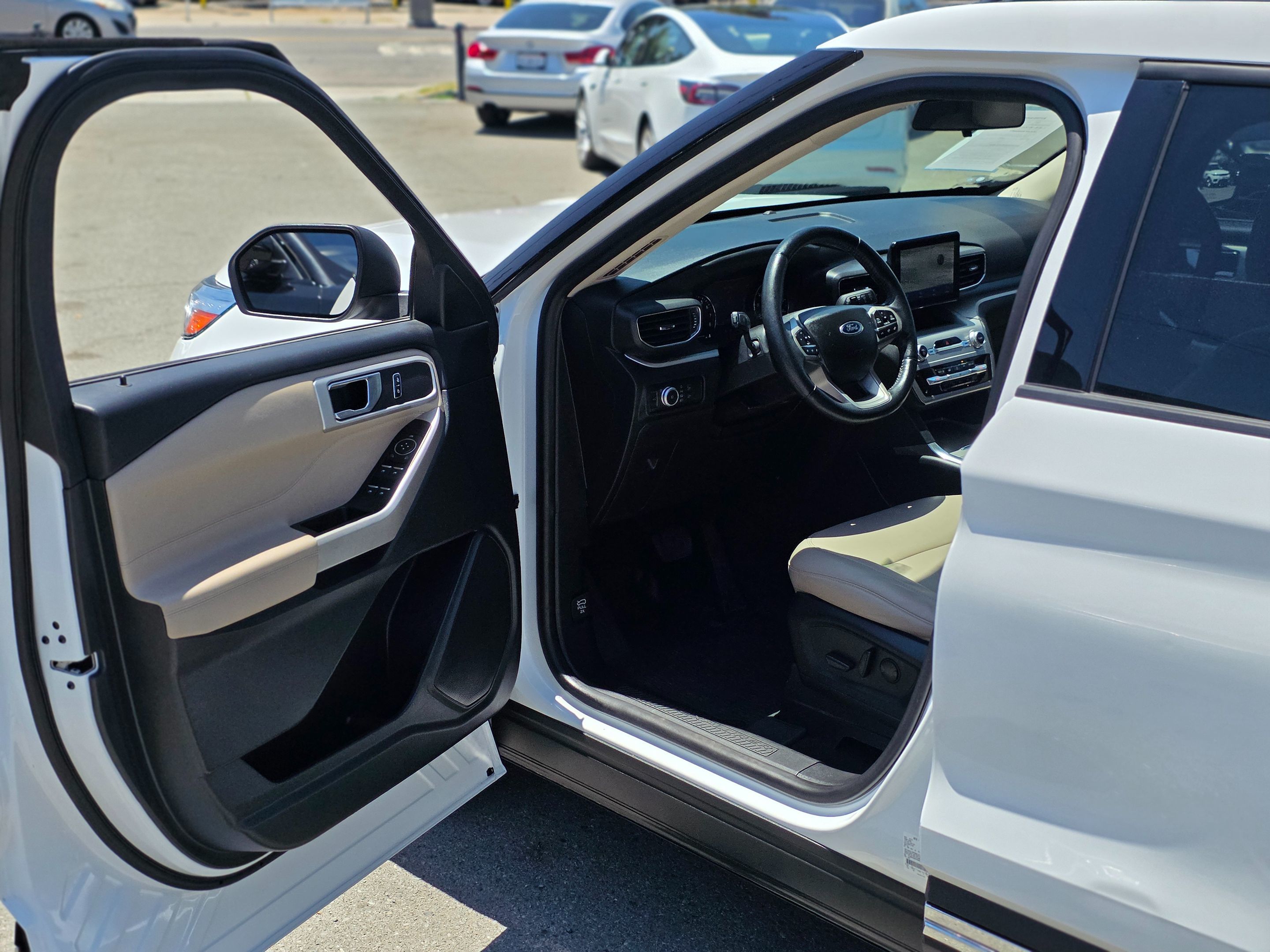 Photo 49 of this Ford Explorer