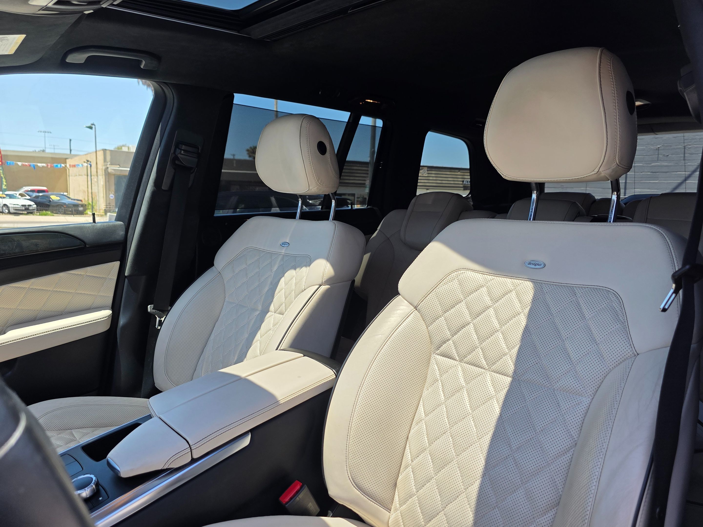 Photo 17 of this Mercedes-Benz GL 450