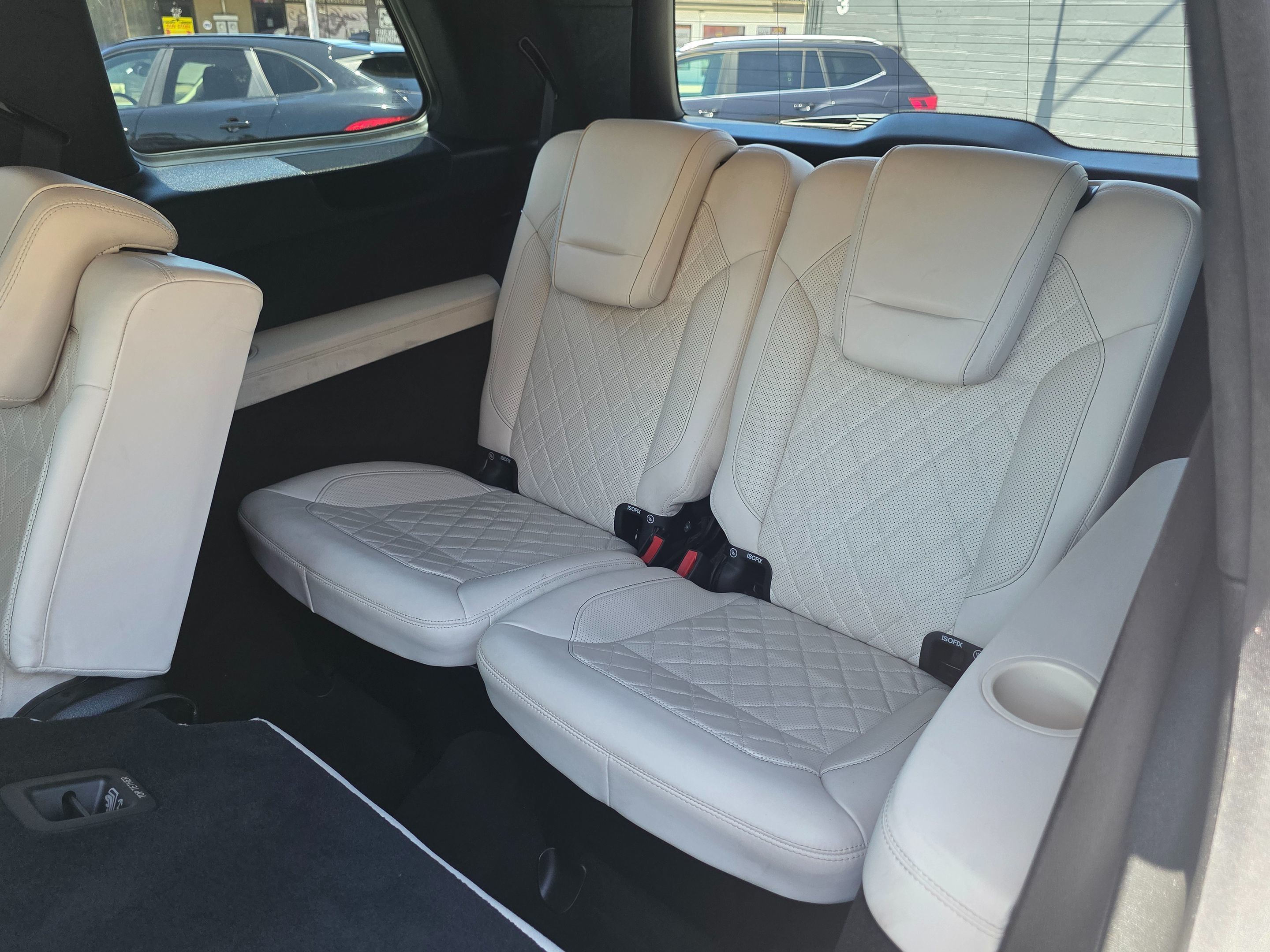 Photo 18 of this Mercedes-Benz GL 450