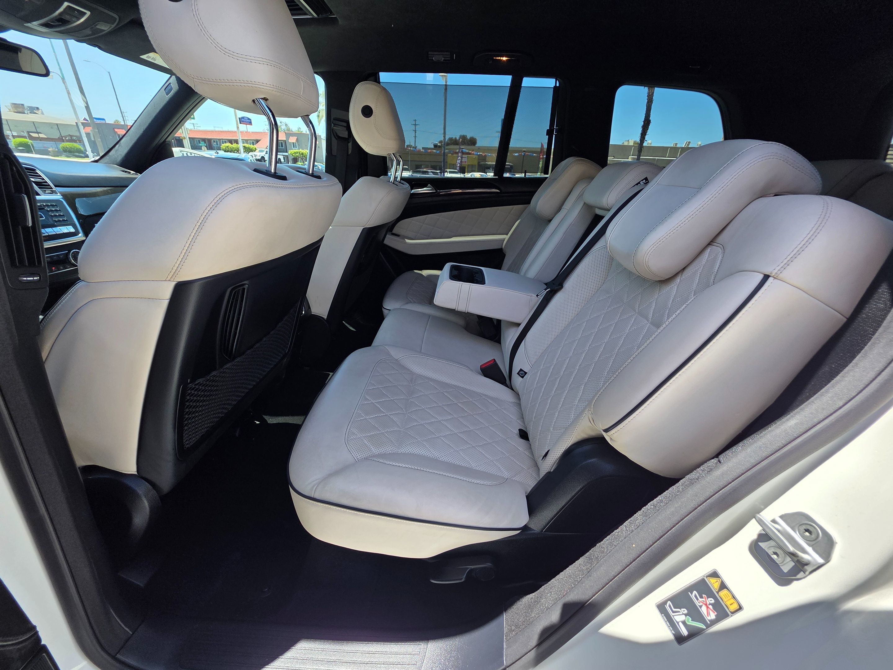 Photo 19 of this Mercedes-Benz GL 450
