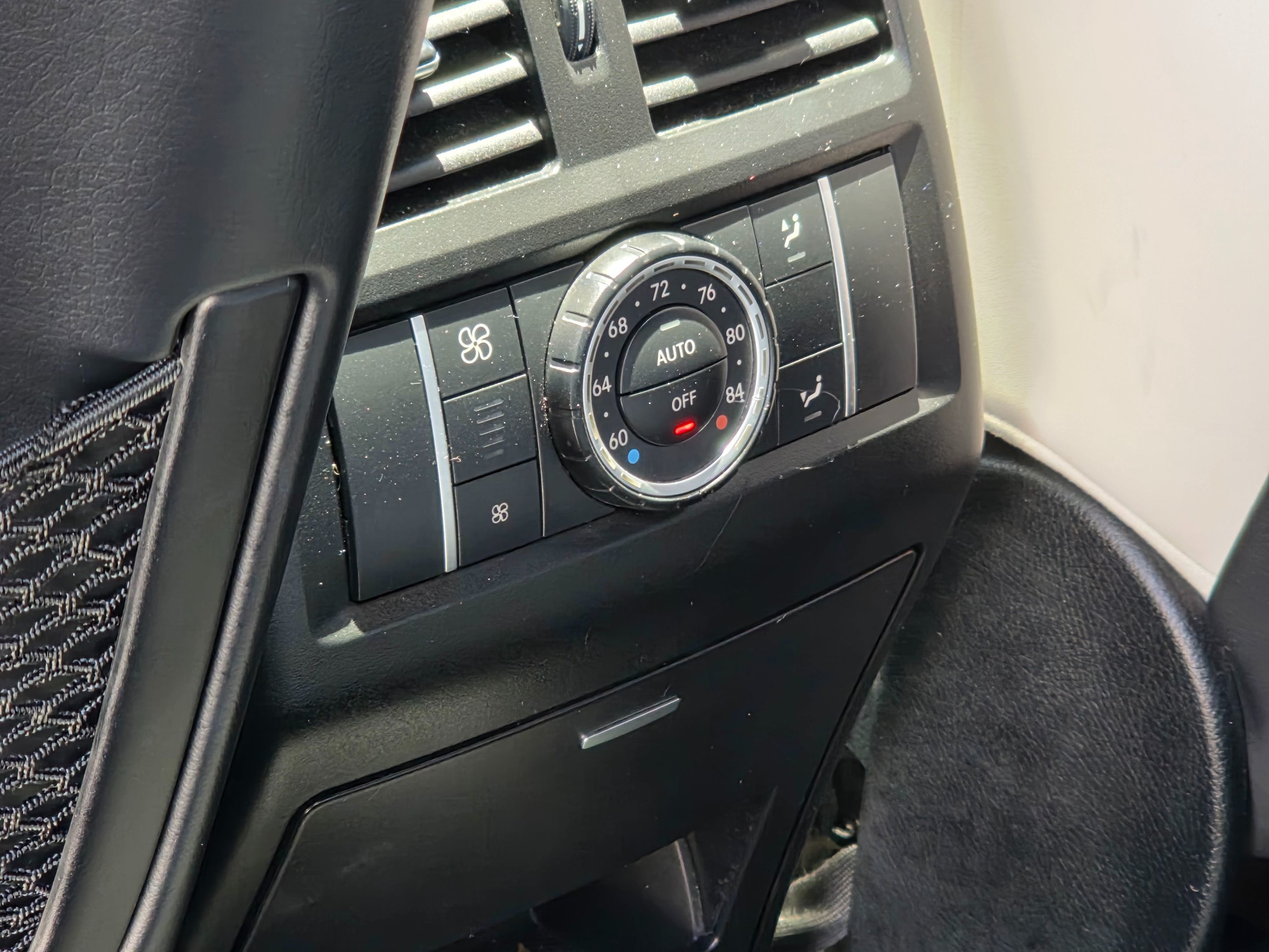 Photo 22 of this Mercedes-Benz GL 450