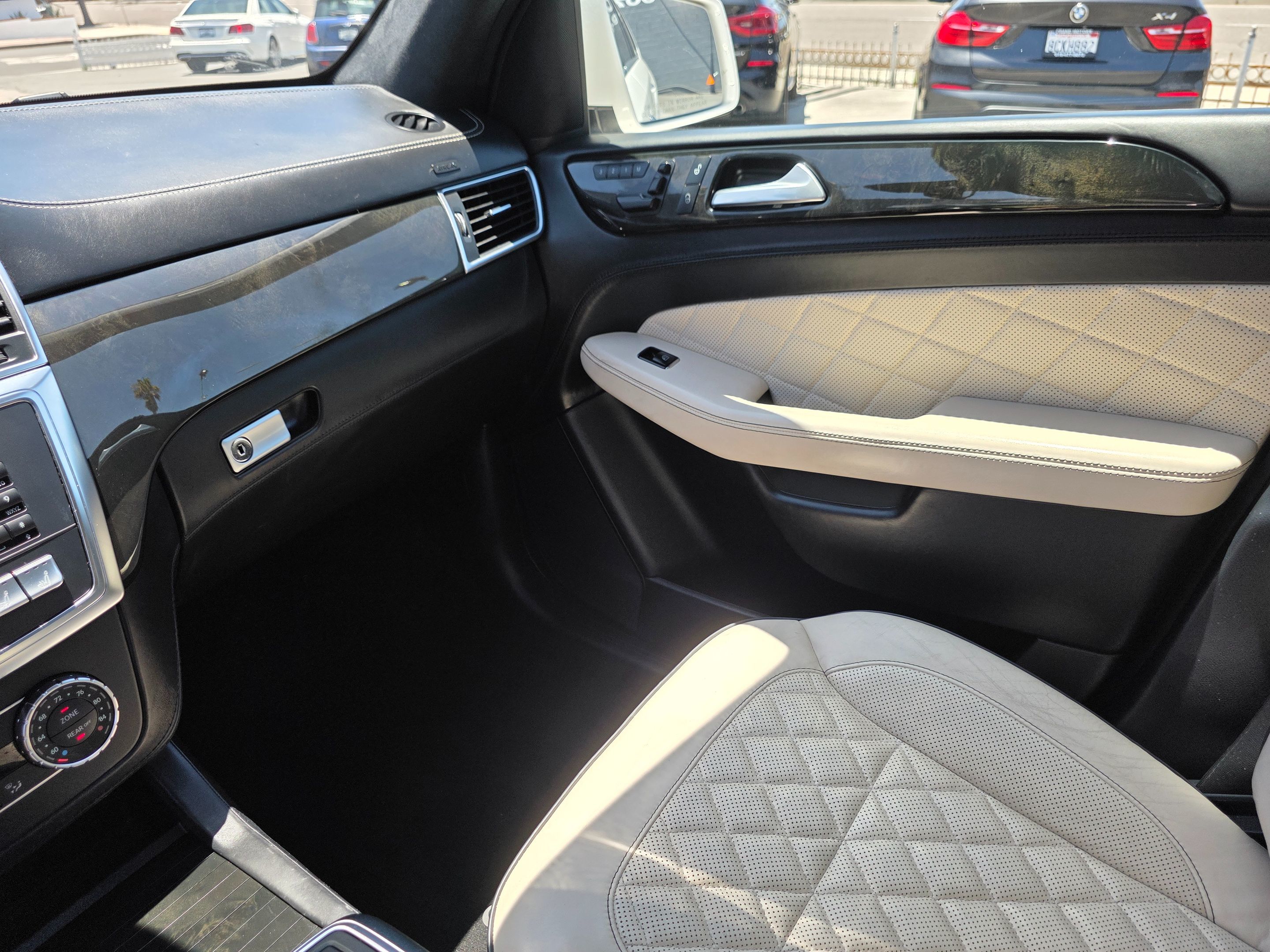 Photo 34 of this Mercedes-Benz GL 450