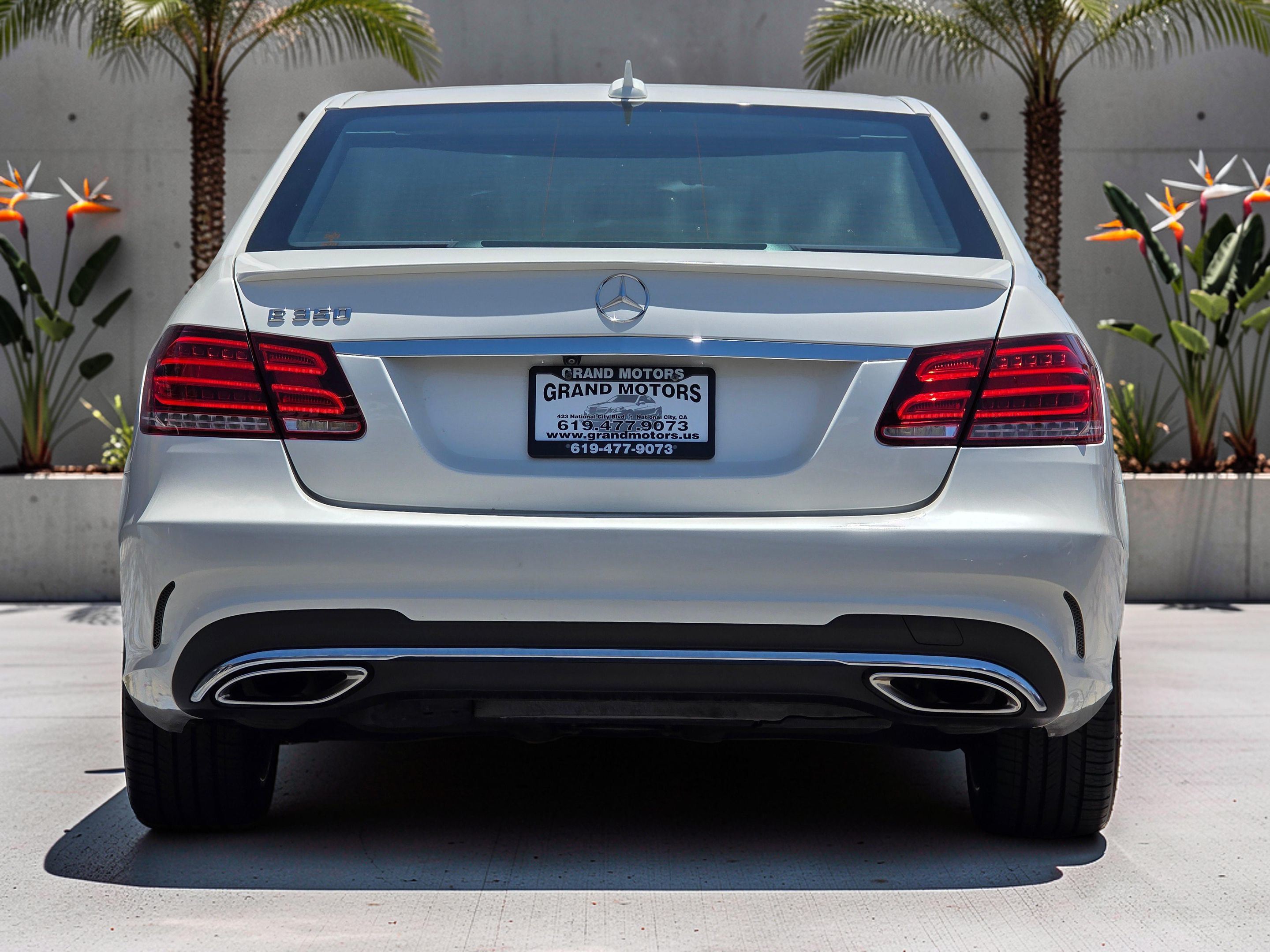 Photo 5 of this Mercedes-Benz E 350