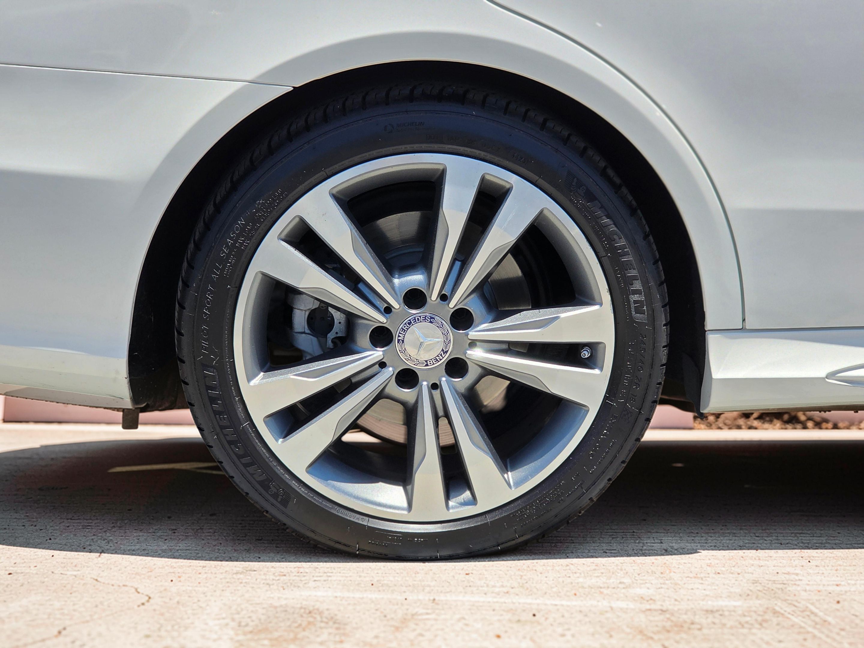 Photo 7 of this Mercedes-Benz E 350