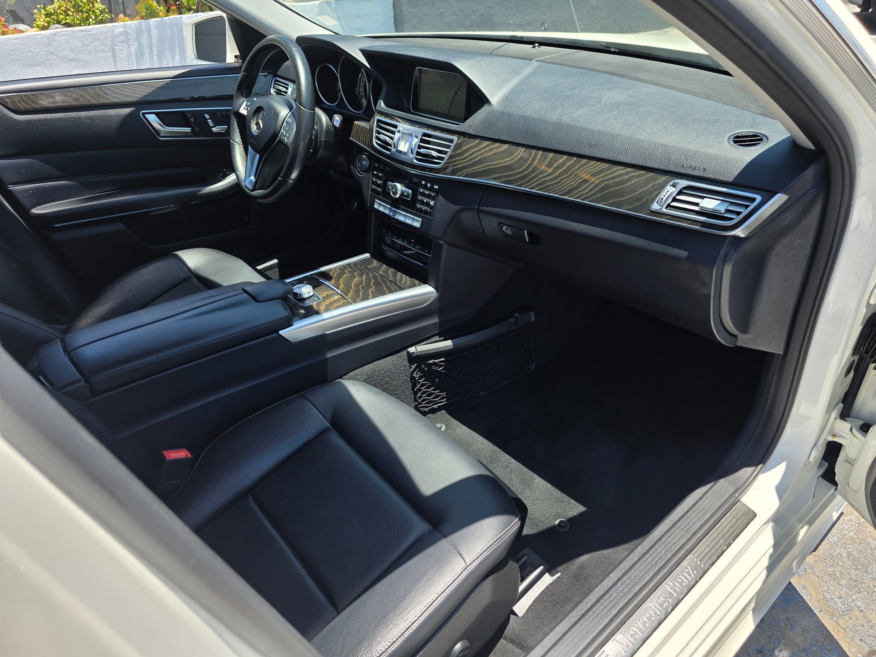 Photo 8 of this Mercedes-Benz E 350