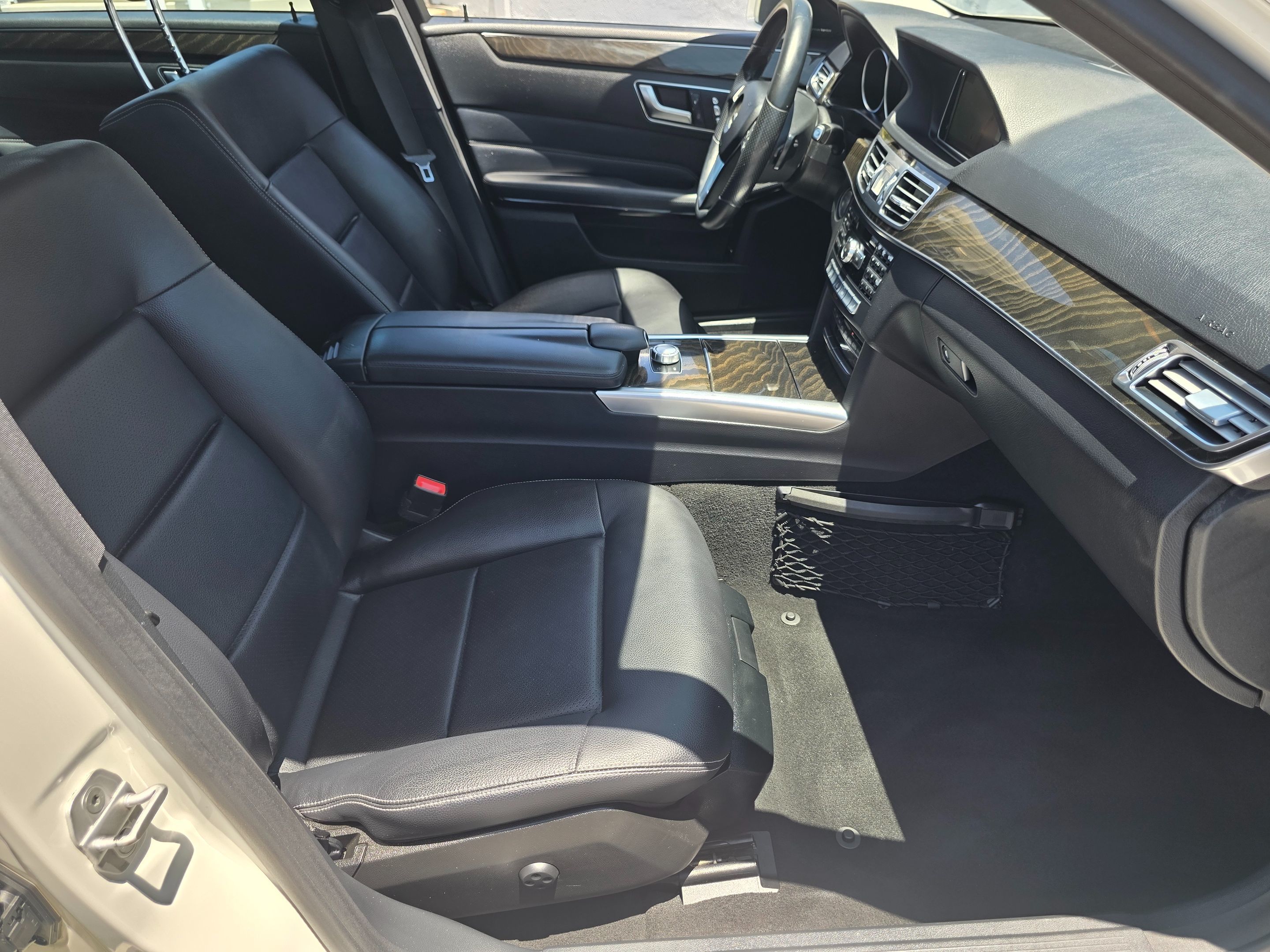 Photo 9 of this Mercedes-Benz E 350