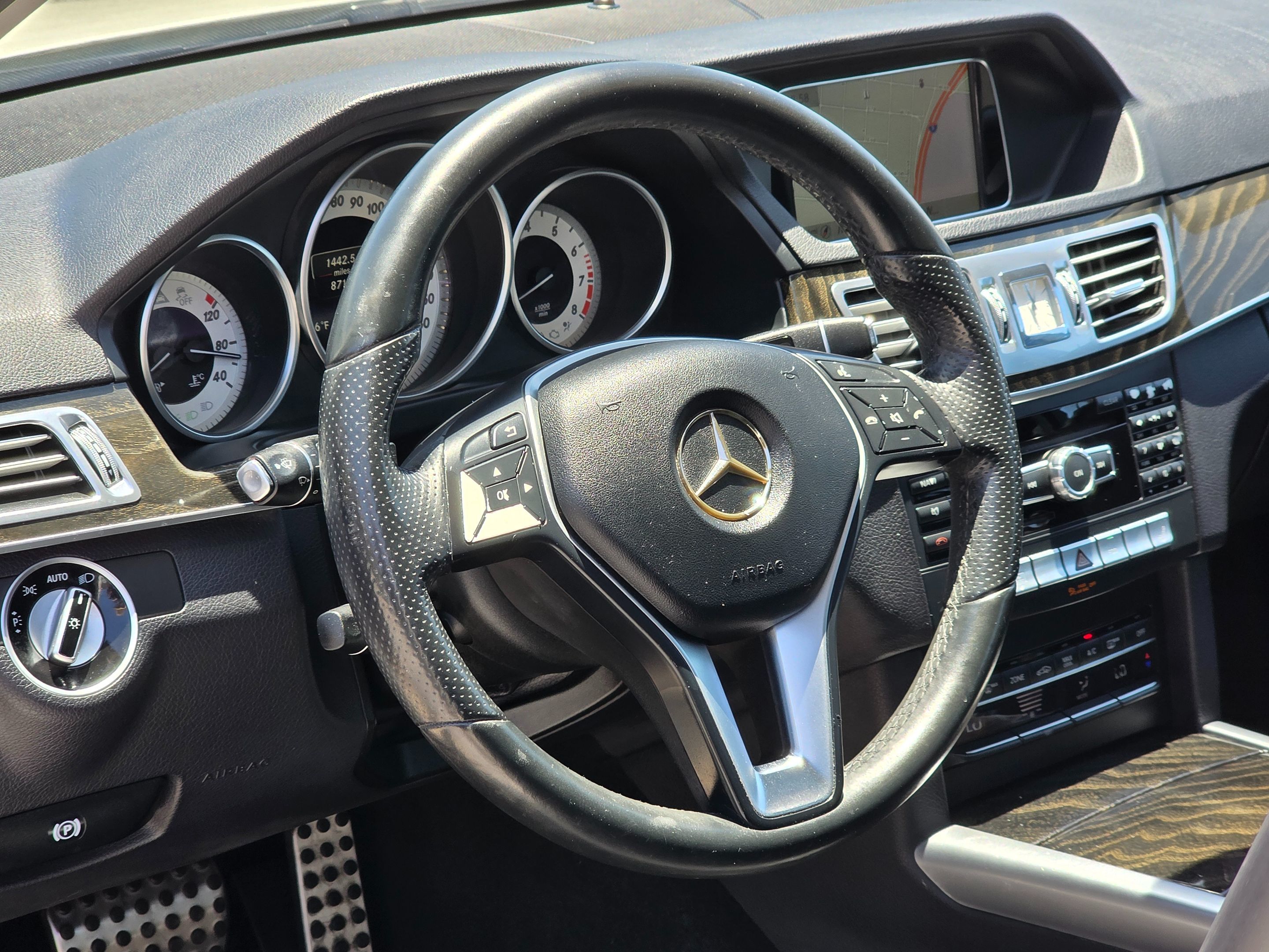 Photo 13 of this Mercedes-Benz E 350