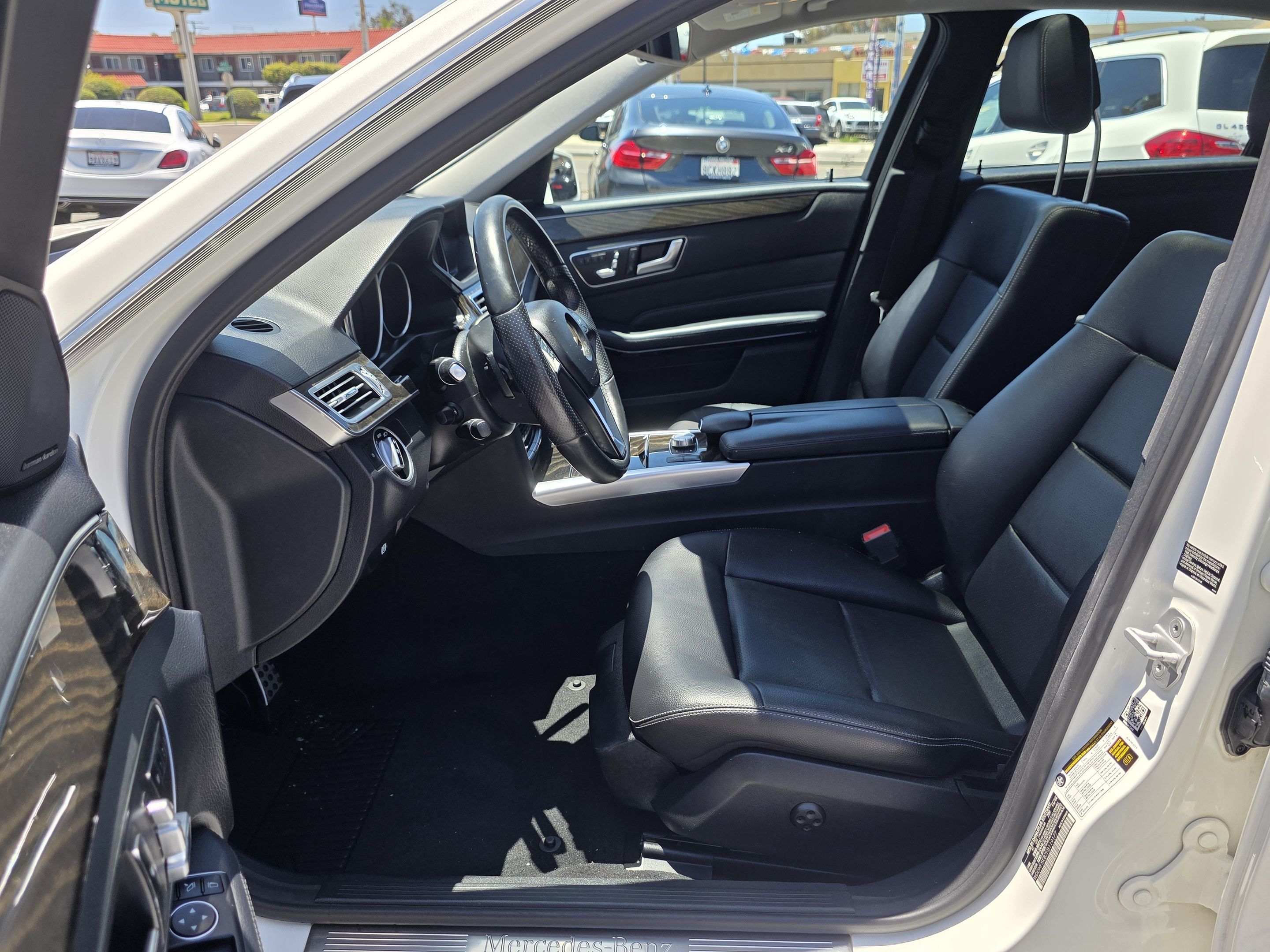Photo 14 of this Mercedes-Benz E 350