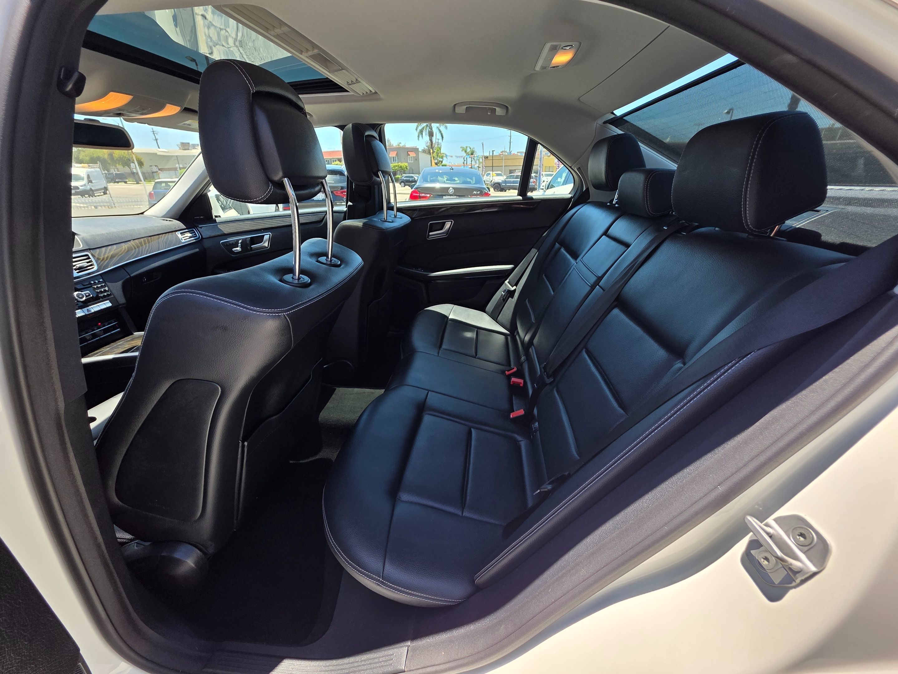 Photo 16 of this Mercedes-Benz E 350