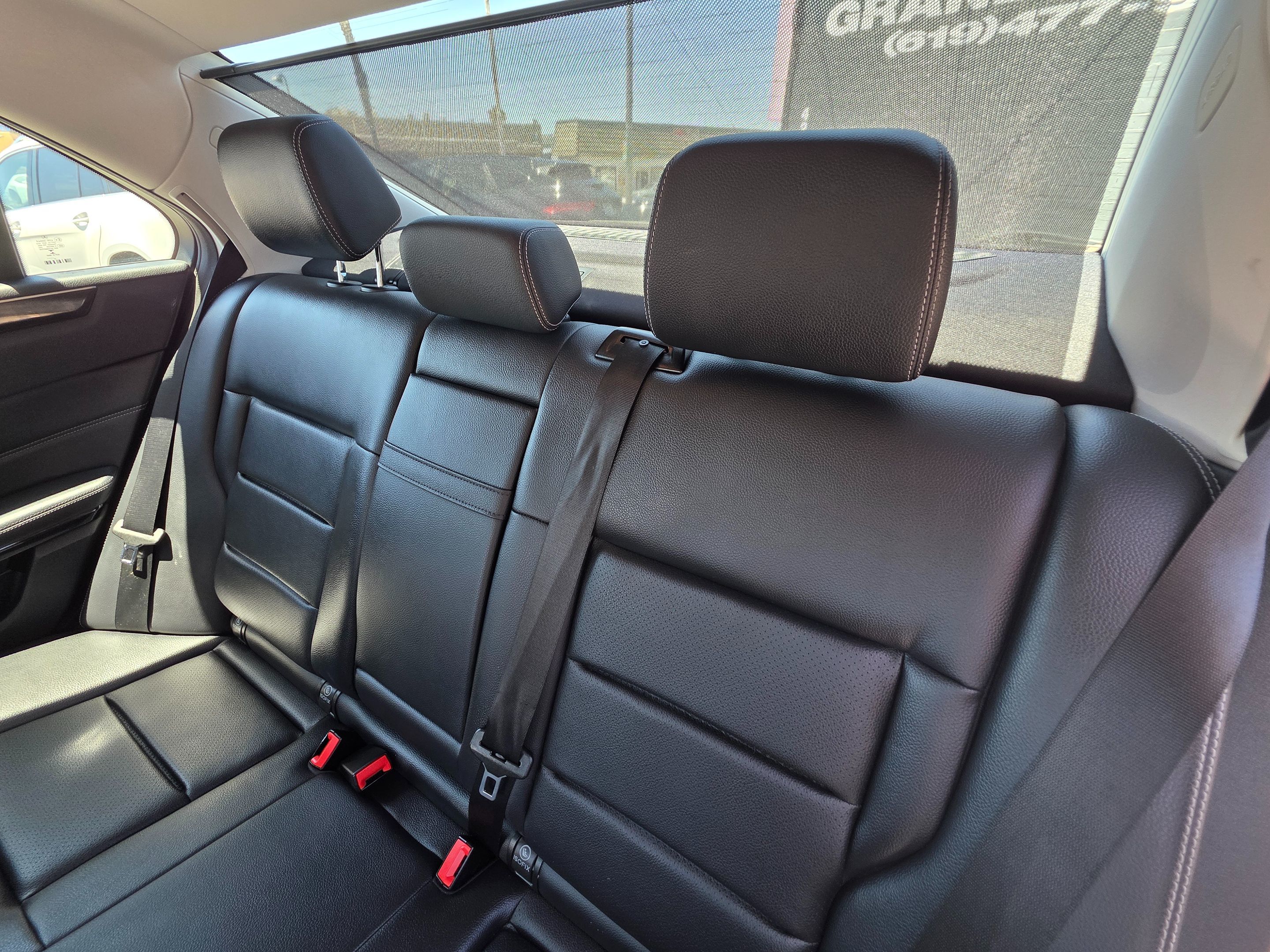 Photo 17 of this Mercedes-Benz E 350