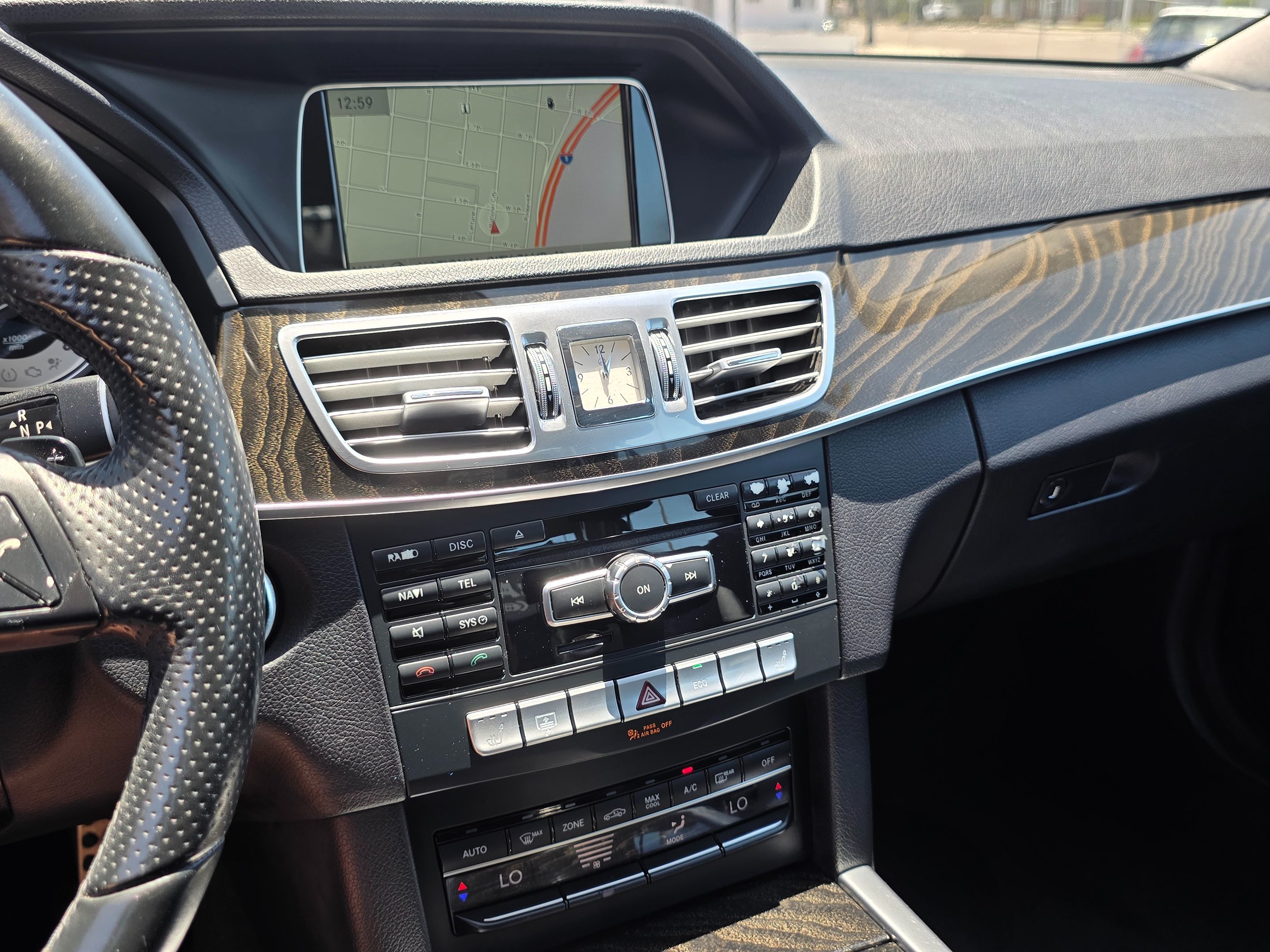 Photo 27 of this Mercedes-Benz E 350