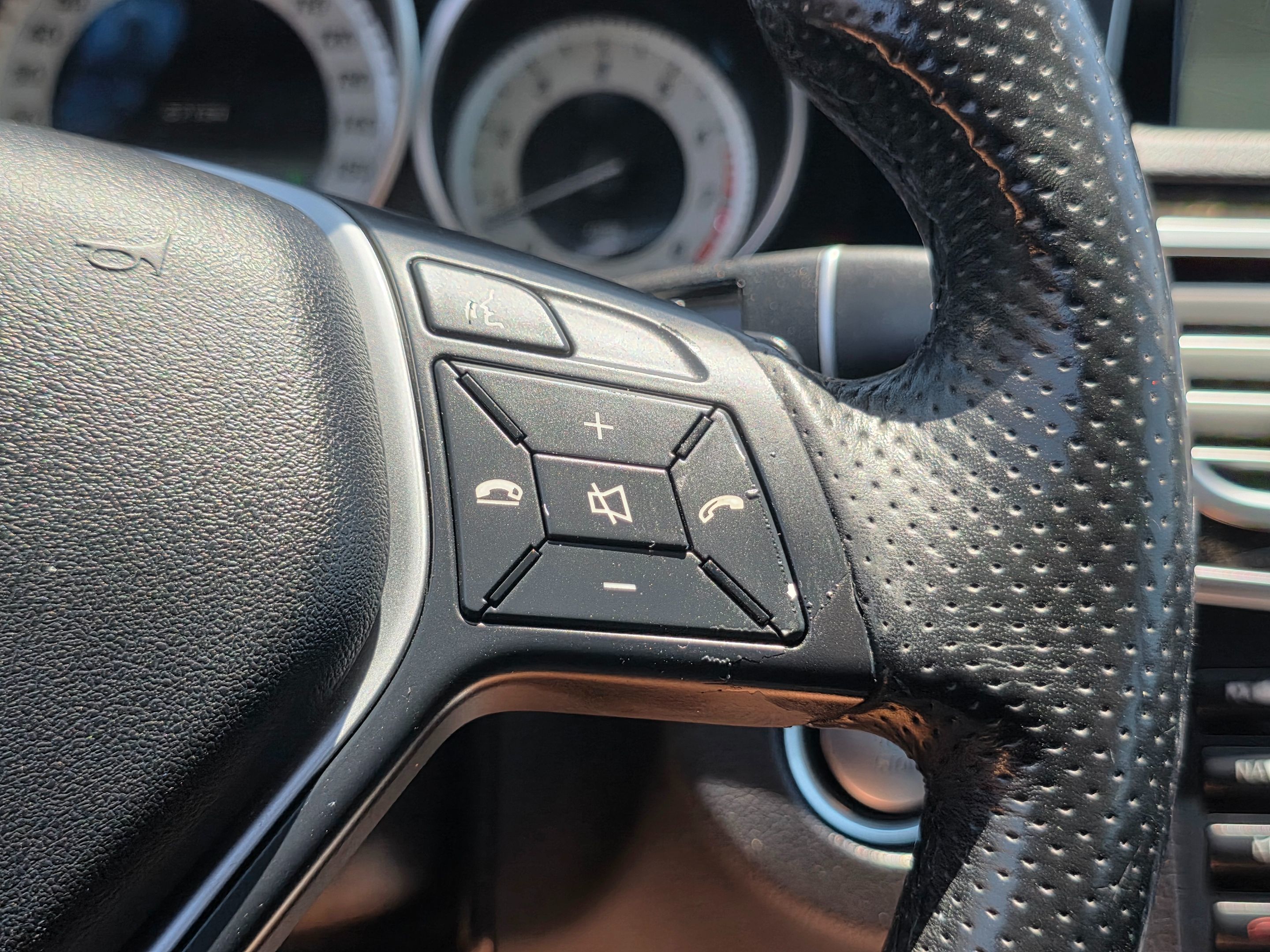 Photo 26 of this Mercedes-Benz E 350