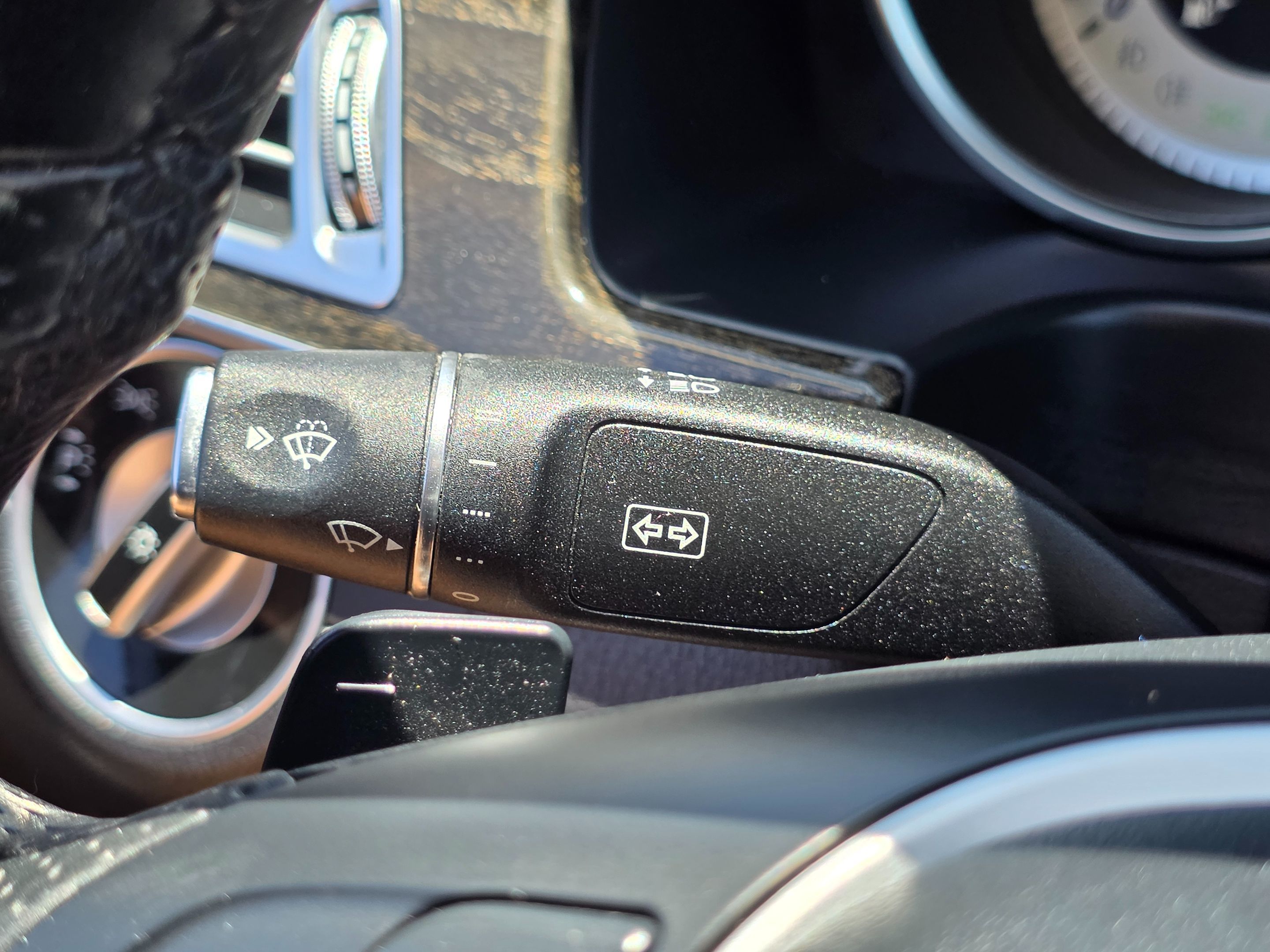 Photo 32 of this Mercedes-Benz E 350