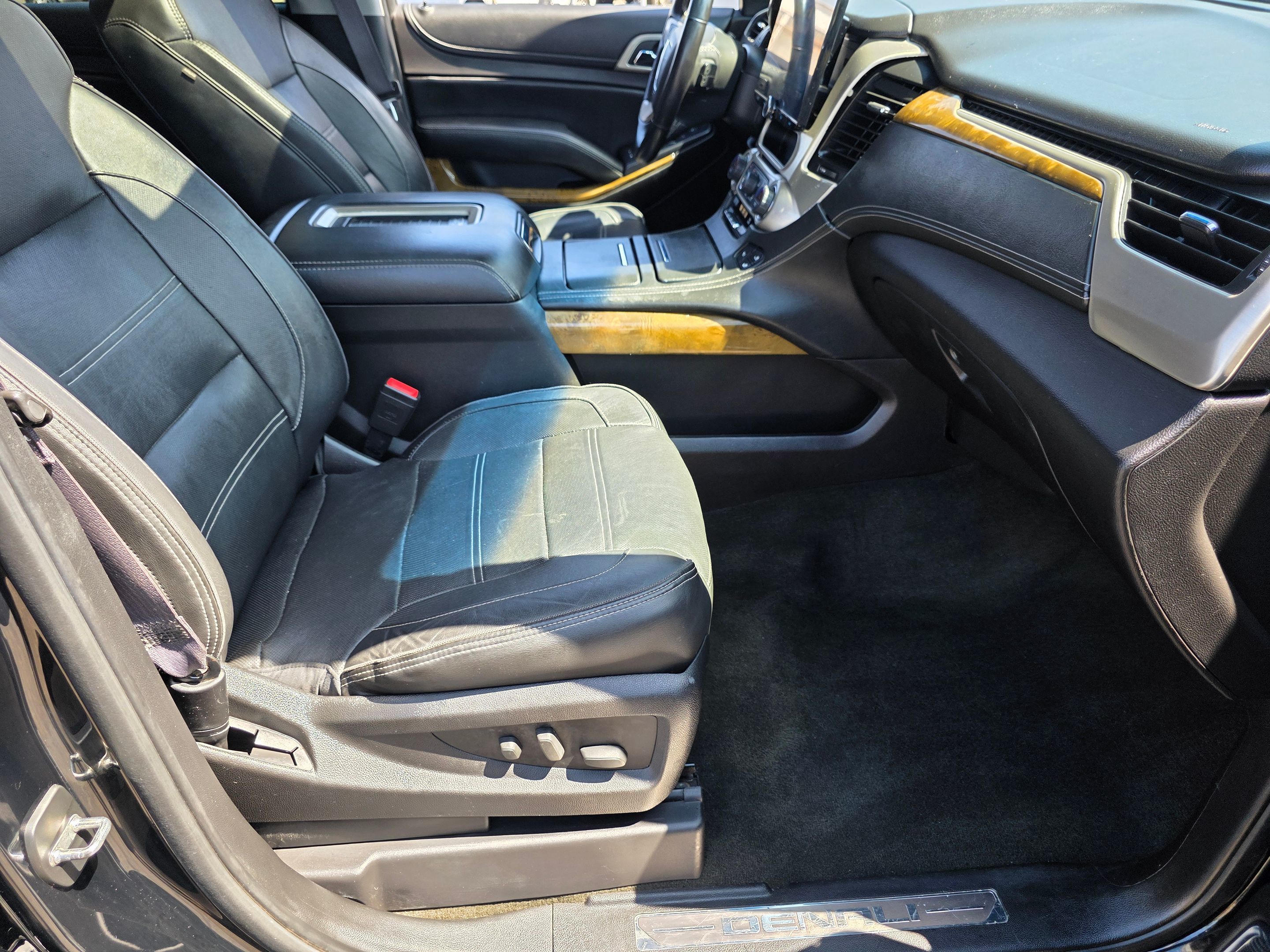 Photo 11 of this GMC Yukon