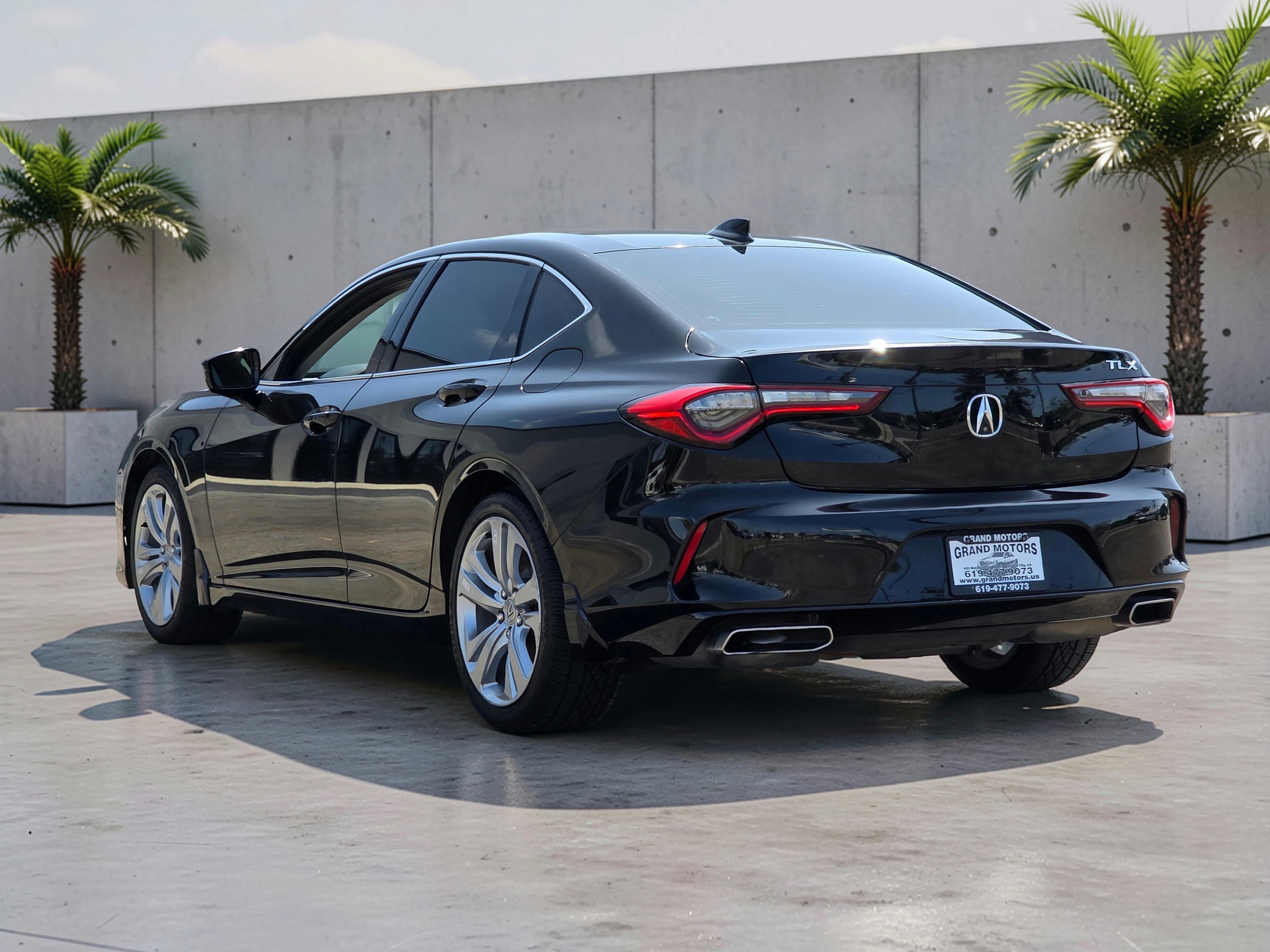 Photo 5 of this Acura TLX