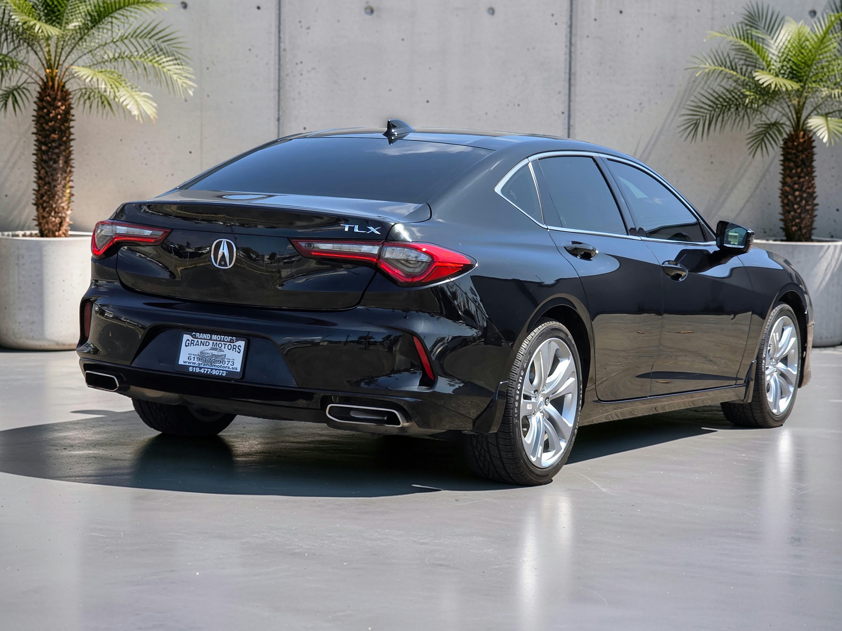 Photo 7 of this Acura TLX