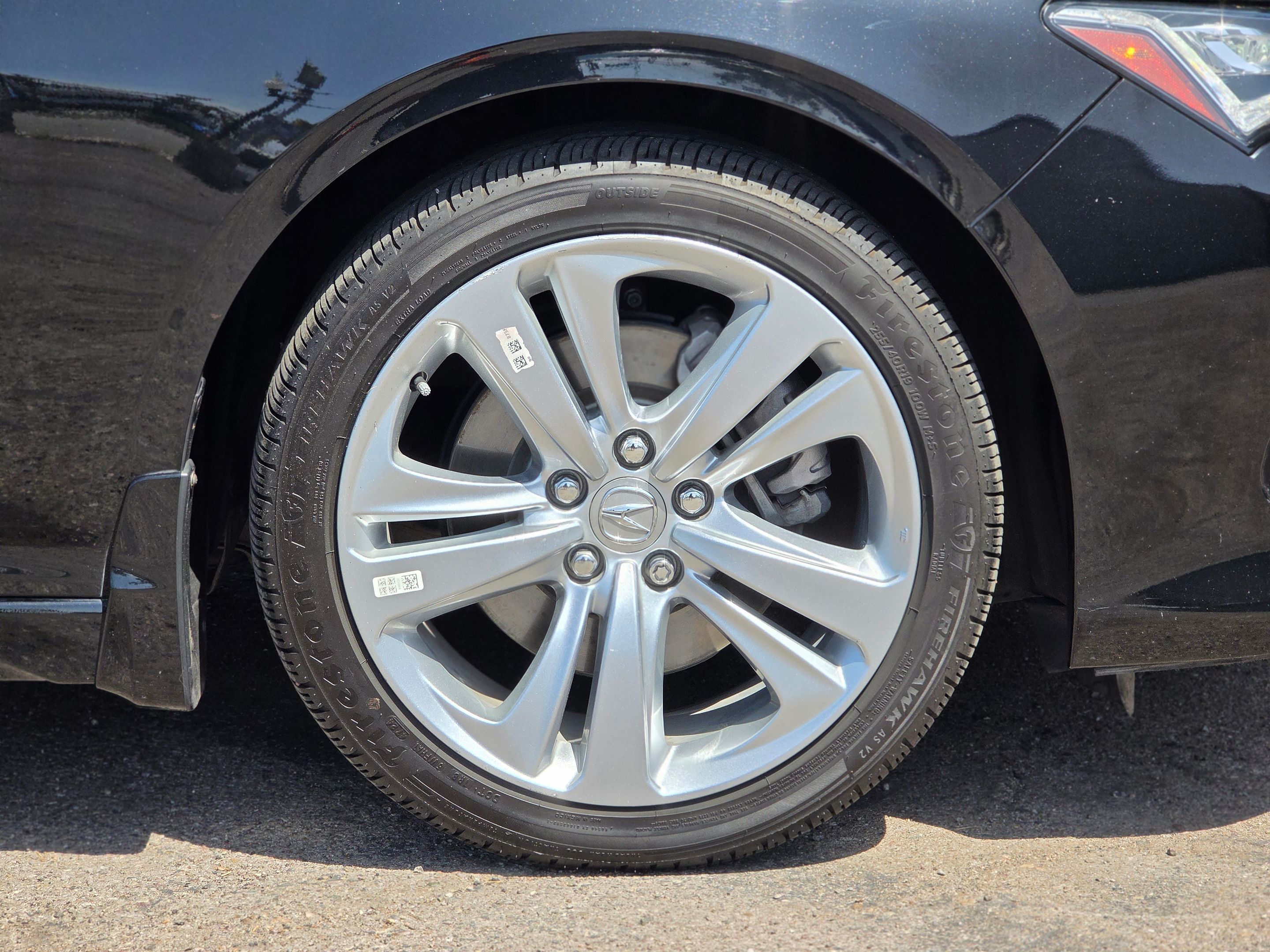 Photo 8 of this Acura TLX