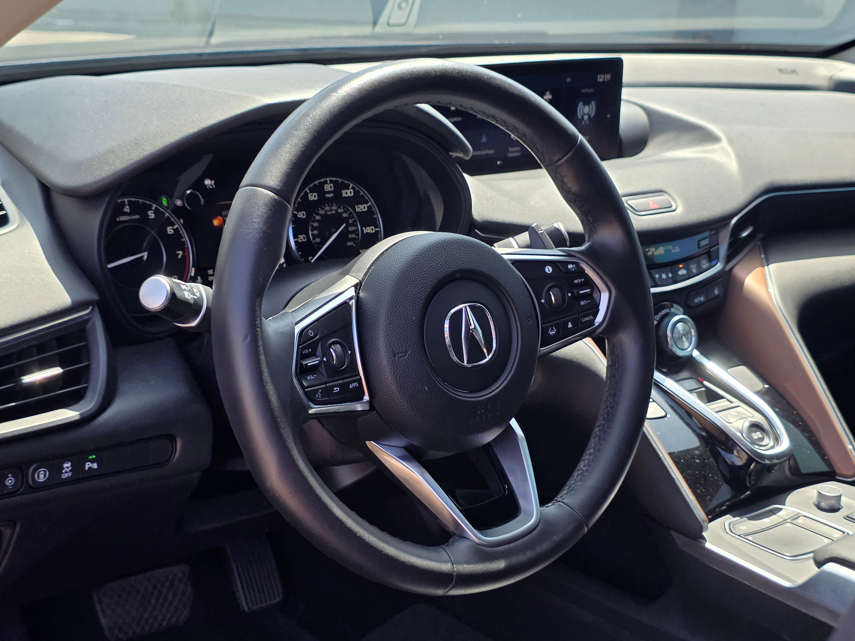 Photo 14 of this Acura TLX