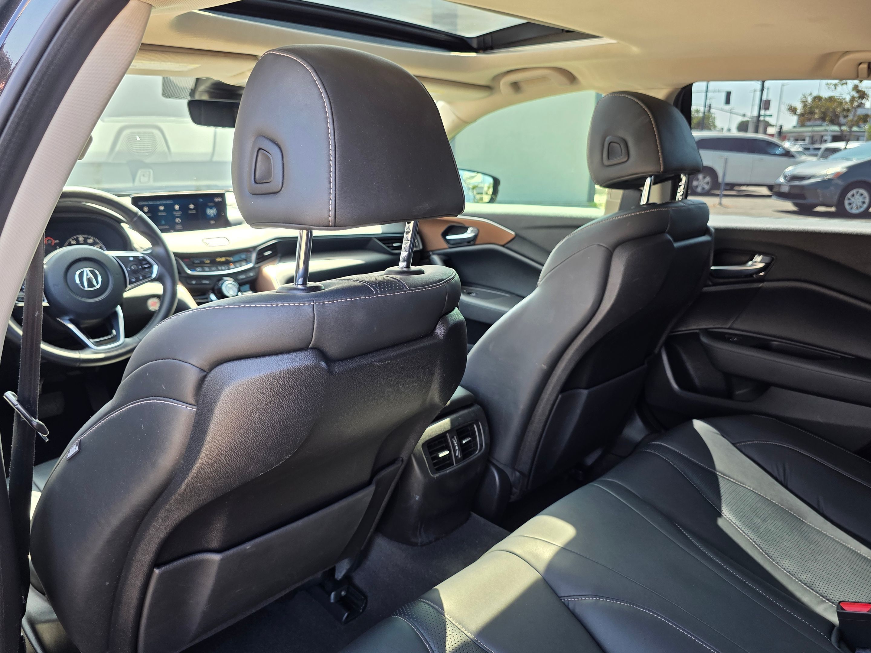 Photo 19 of this Acura TLX