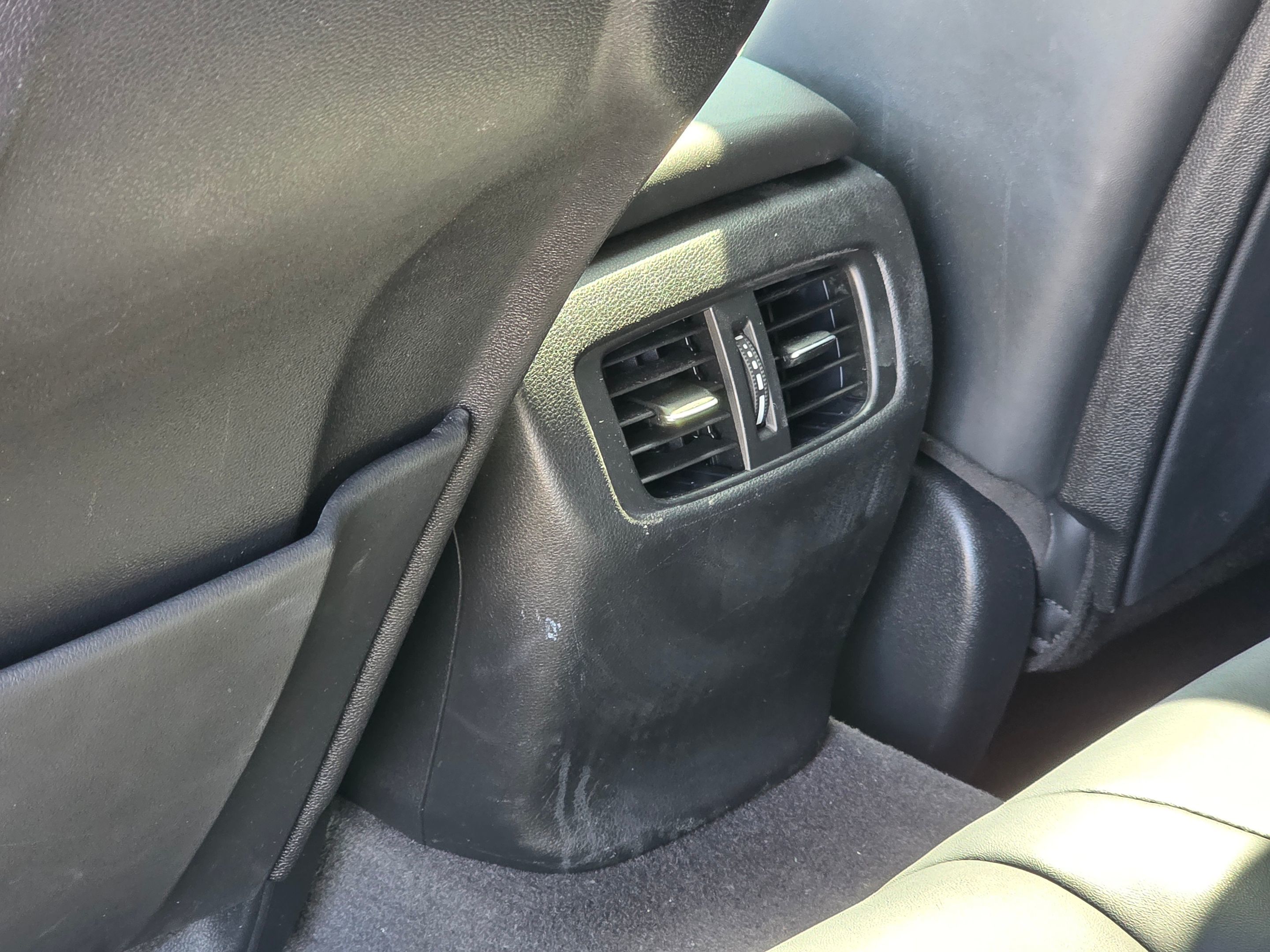 Photo 20 of this Acura TLX