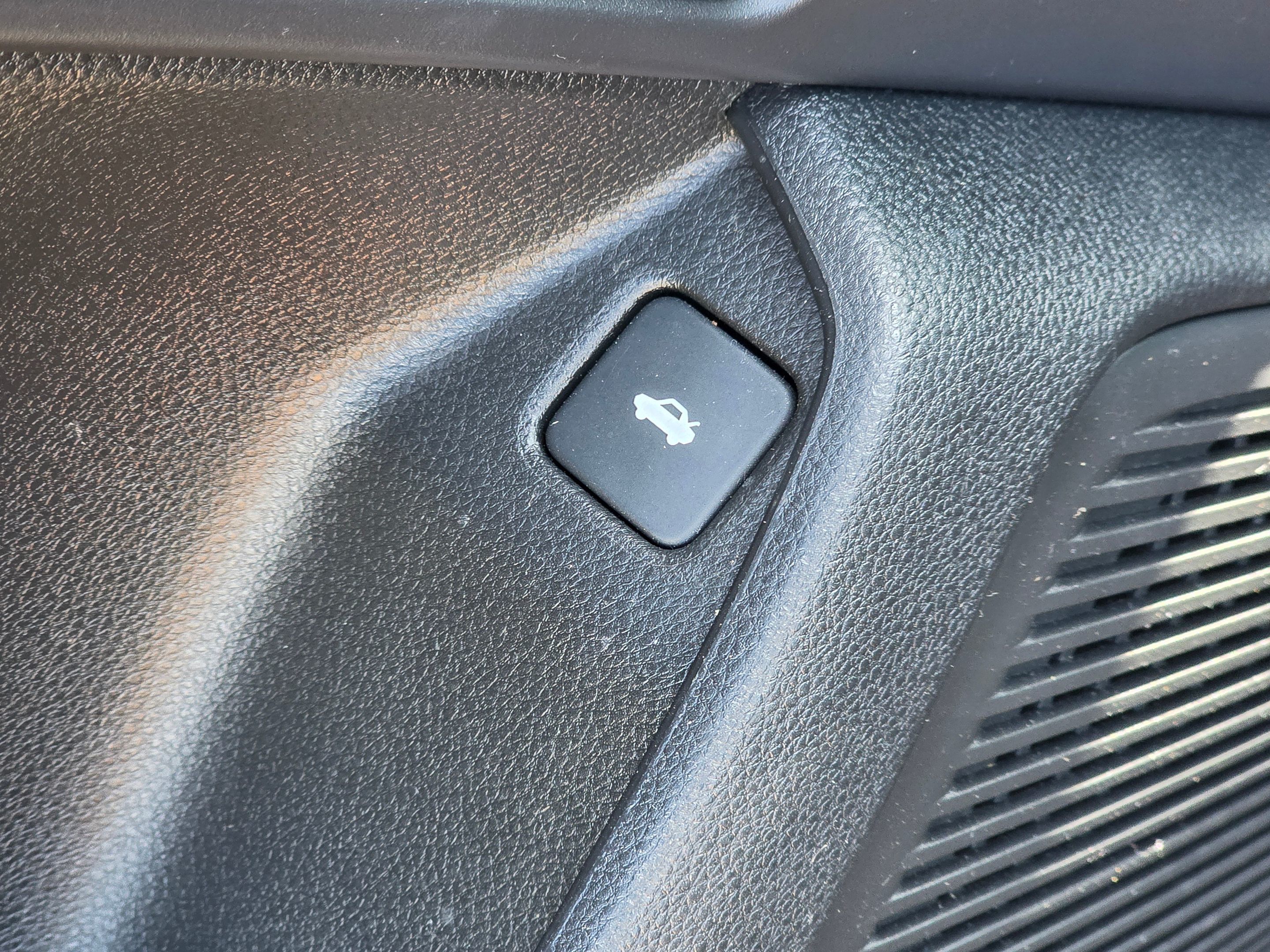 Photo 24 of this Acura TLX
